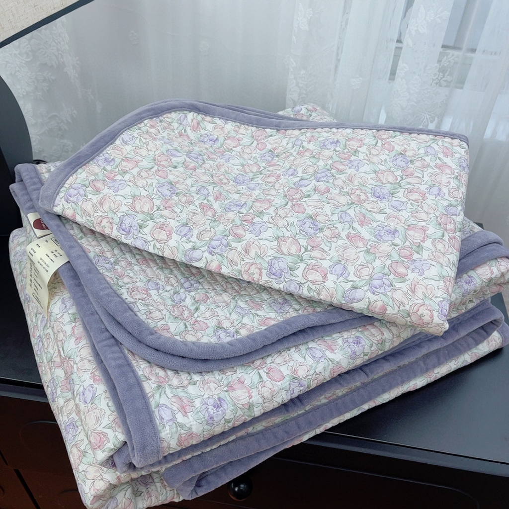 91家纺网 家纺一手货源 找家纺 暖居 2025新款棉加绒印花床盖 紫藤