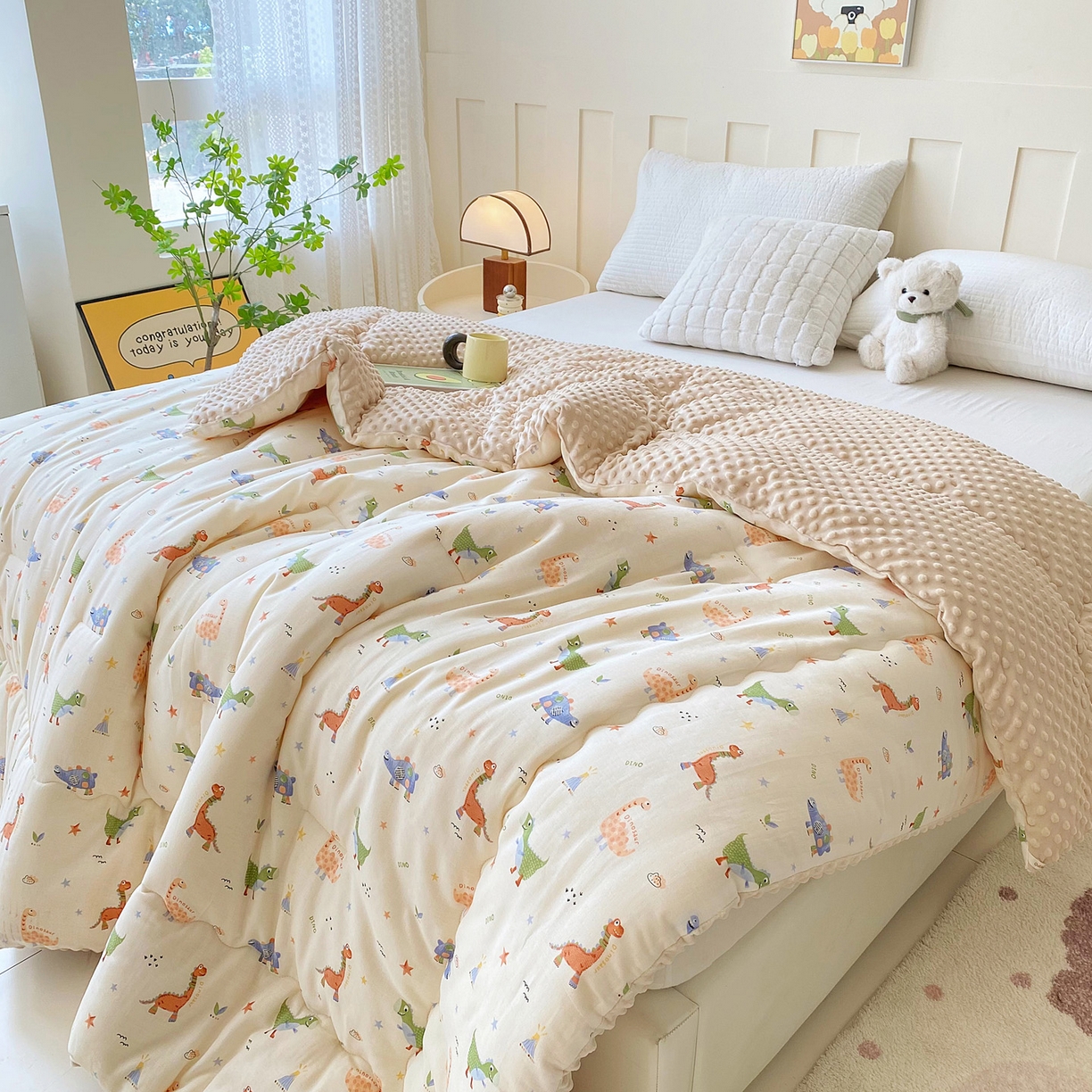 91家纺网 家纺一手货源 找家纺 小叮当家纺仓储工厂店 2025新款A类母婴级全棉双层纱婴儿绒210g豆豆被20%大豆纤维单人双人被芯 恐龙世界