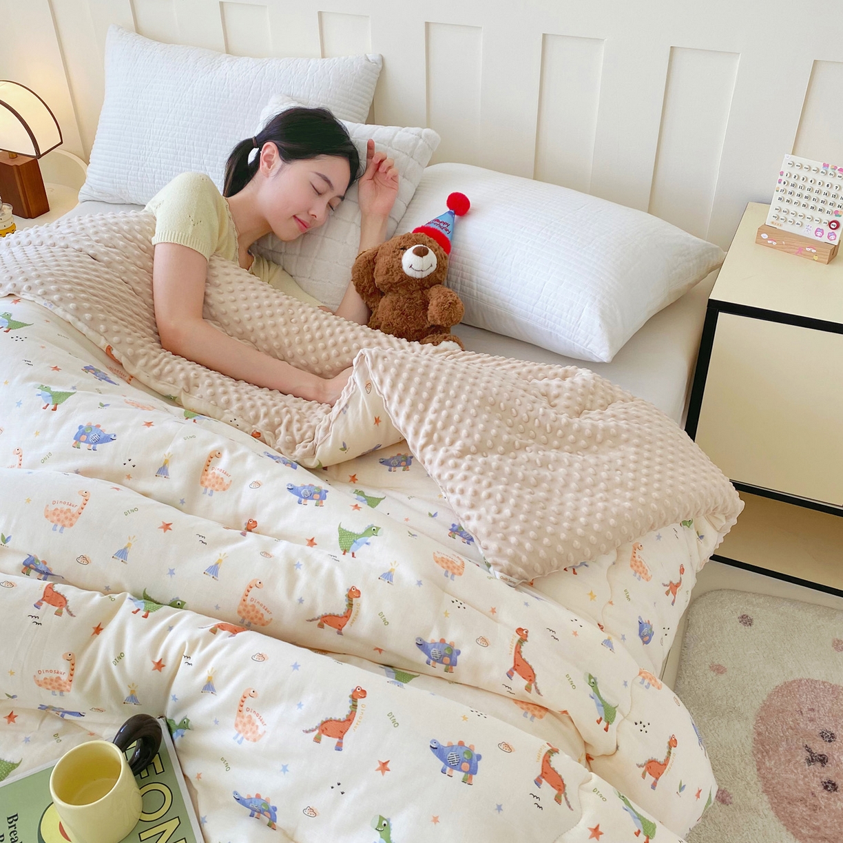 91家纺网 家纺一手货源 找家纺 小叮当家纺仓储工厂店 2025新款A类母婴级全棉双层纱婴儿绒210g豆豆被20%大豆纤维单人双人被芯 恐龙世界