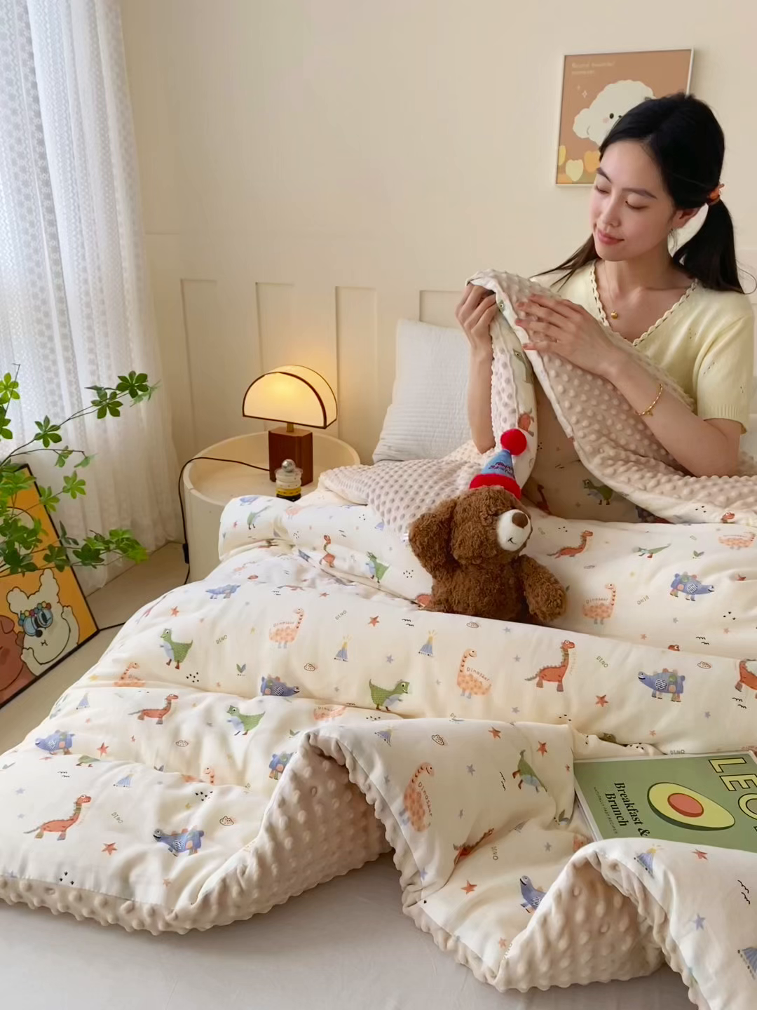 91家纺网 家纺一手货源 找家纺 小叮当家纺仓储工厂店 2025新款A类母婴级全棉双层纱婴儿绒210g豆豆被20%大豆纤维单人双人被芯 恐龙世界