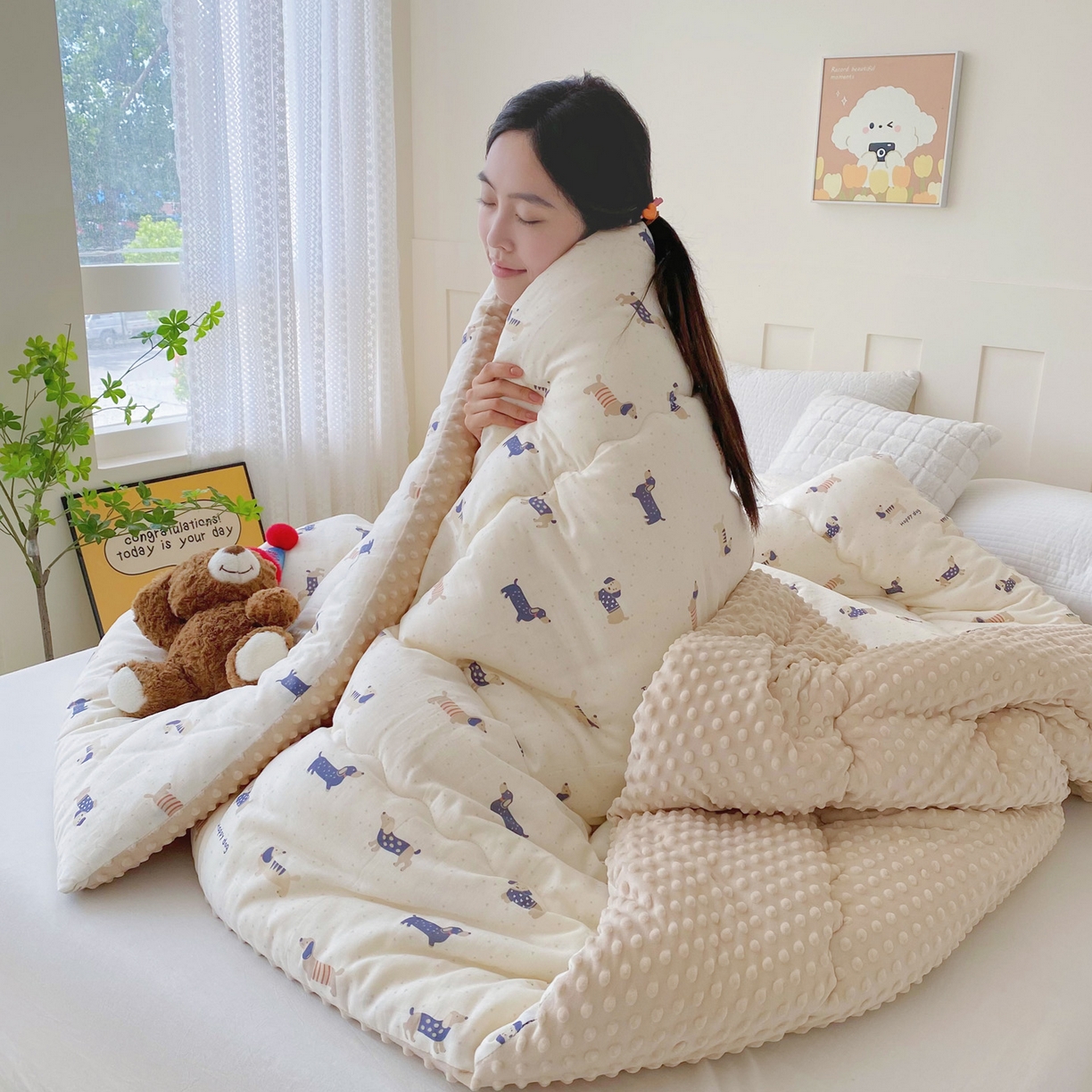 91家纺网 家纺一手货源 找家纺 小叮当家纺仓储工厂店 2025新款A类母婴级全棉双层纱婴儿绒210g豆豆被20%大豆纤维单人双人被芯 腊肠狗