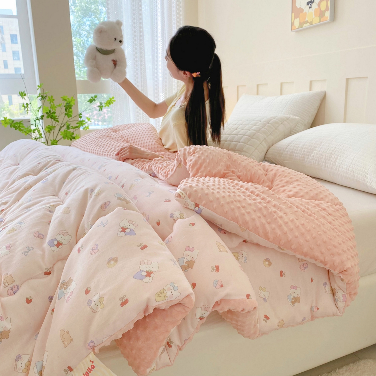 91家纺网 家纺一手货源 找家纺 小叮当家纺仓储工厂店 2025新款A类母婴级全棉双层纱婴儿绒210g豆豆被20%大豆纤维单人双人被芯 莓烦恼