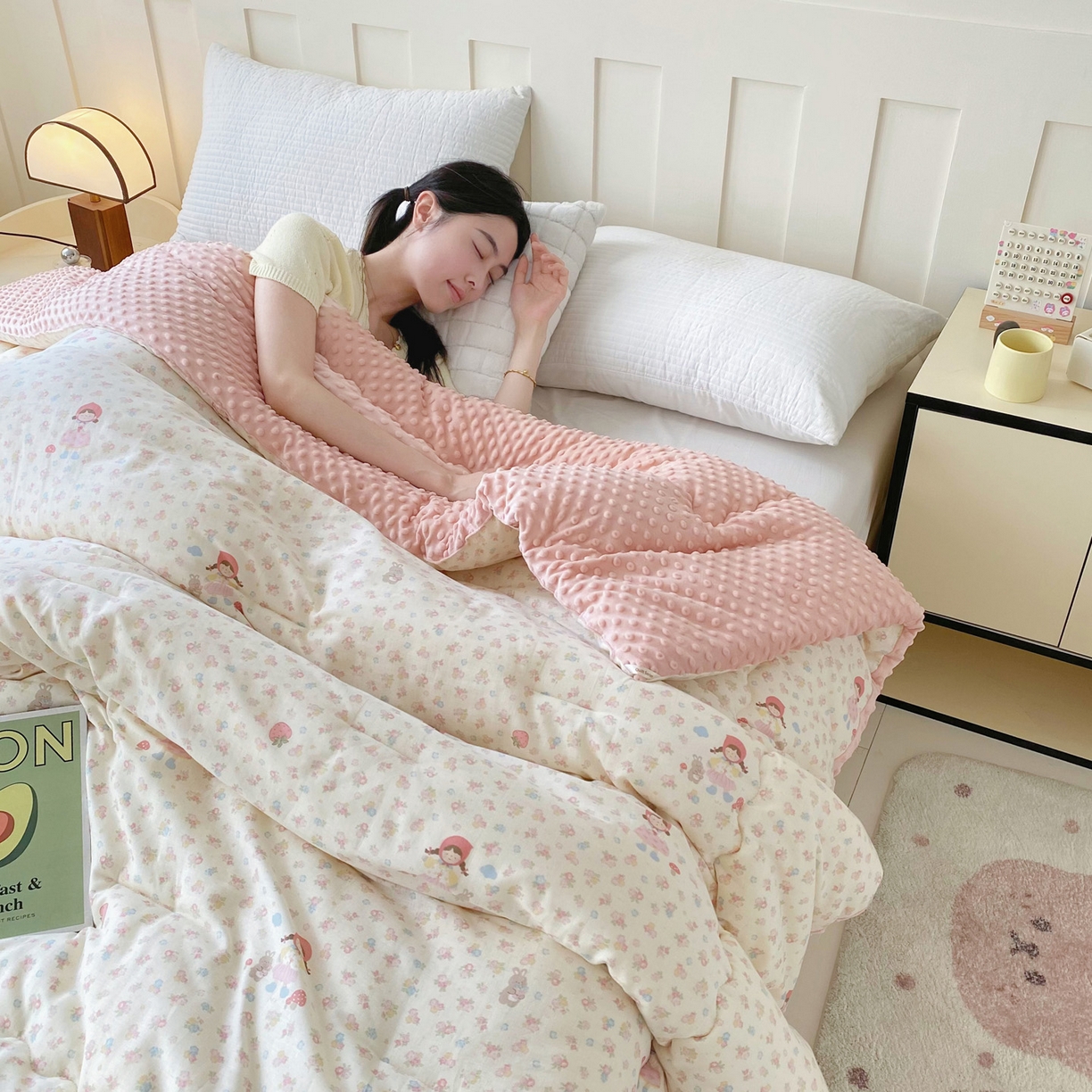 91家纺网 家纺一手货源 找家纺 小叮当家纺仓储工厂店 2025新款A类母婴级全棉双层纱婴儿绒210g豆豆被20%大豆纤维单人双人被芯 蜜桃小姐