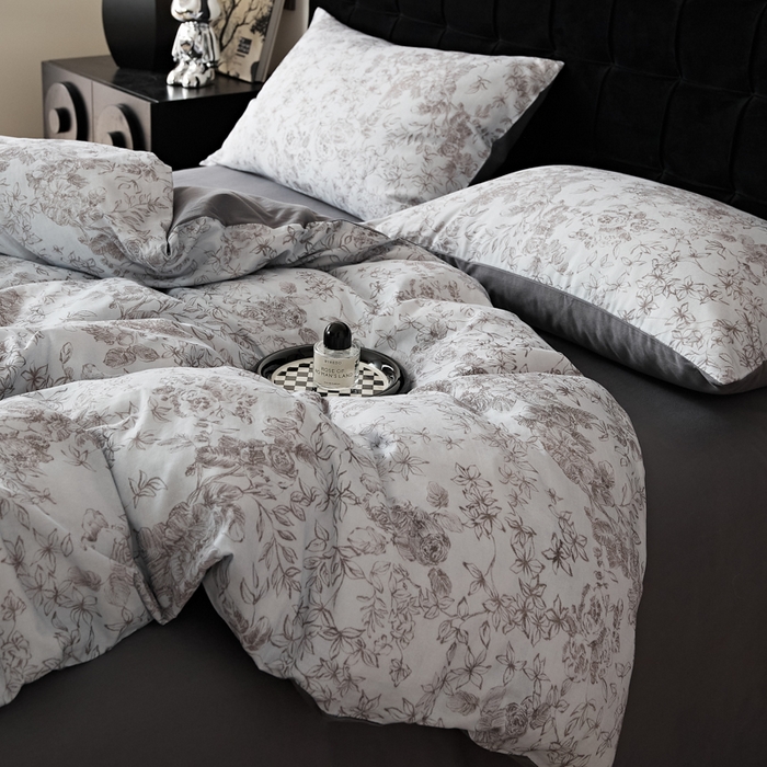 91家纺网 家纺一手货源 找家纺 禾时 2025新款全棉纯棉双层纱印花四件套-暗合 逆时光-蓝