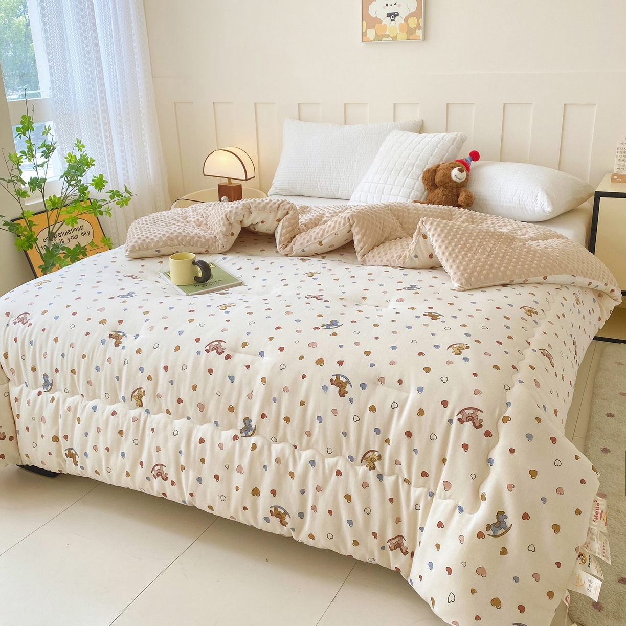 91家纺网 家纺一手货源 找家纺 小叮当家纺仓储工厂店 2025新款A类母婴级全棉双层纱婴儿绒210g豆豆被20%大豆纤维单人双人被芯 木马梦幻