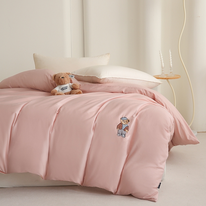 91家纺网 家纺一手货源 找家纺 泰迪爱兰Teddy ISLAND  2026新款全棉40S单品刺绣被套 微花粉