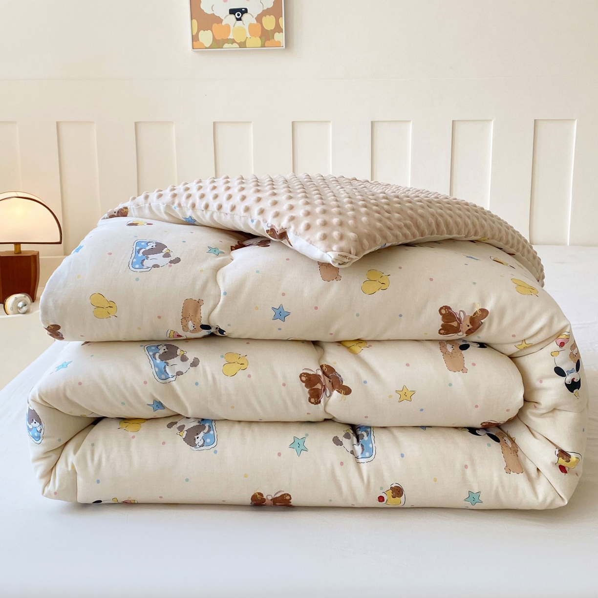 91家纺网 家纺一手货源 找家纺 小叮当家纺仓储工厂店 2025新款A类母婴级全棉双层纱婴儿绒210g豆豆被20%大豆纤维单人双人被芯 派宠