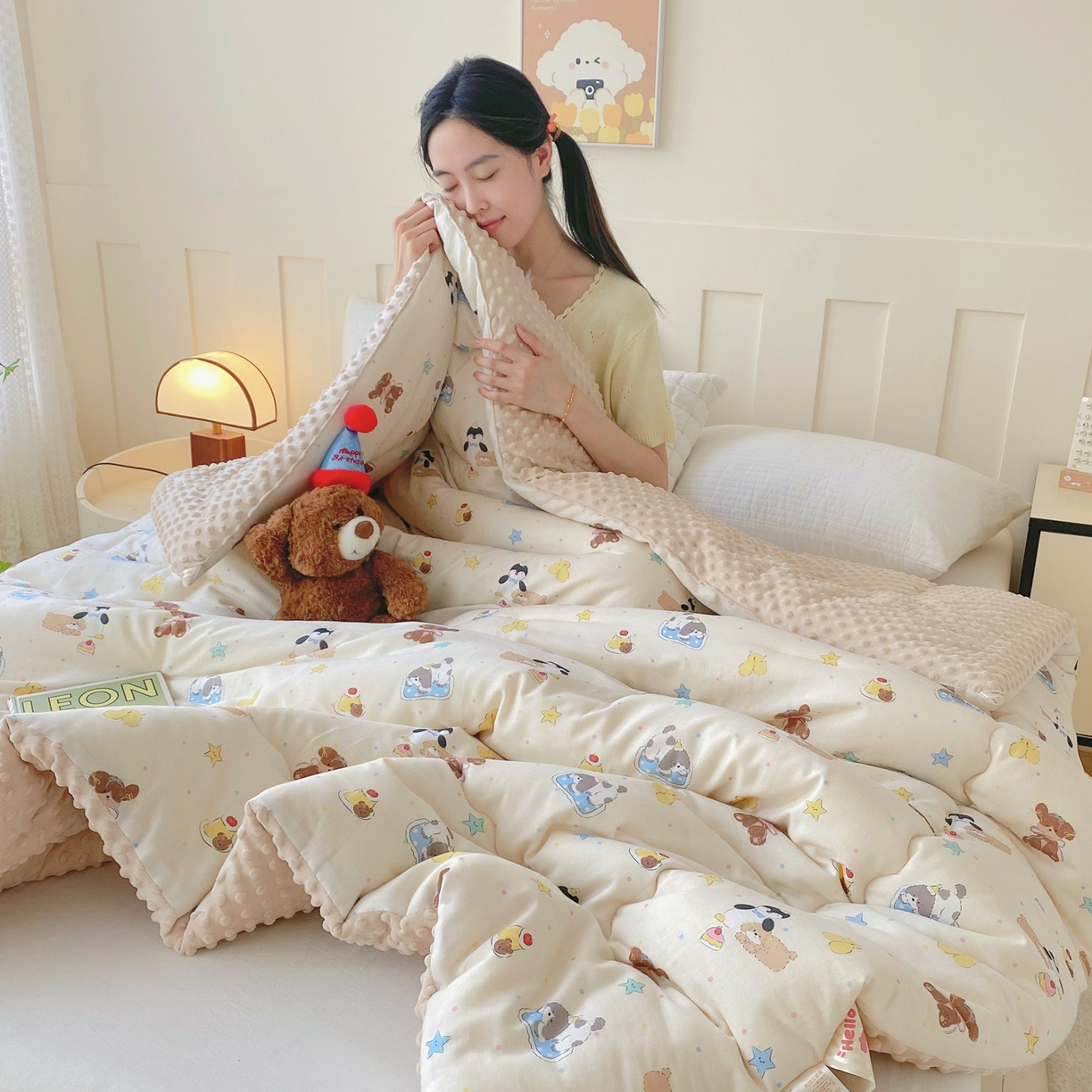 91家纺网 家纺一手货源 找家纺 小叮当家纺仓储工厂店 2025新款A类母婴级全棉双层纱婴儿绒210g豆豆被20%大豆纤维单人双人被芯 派宠