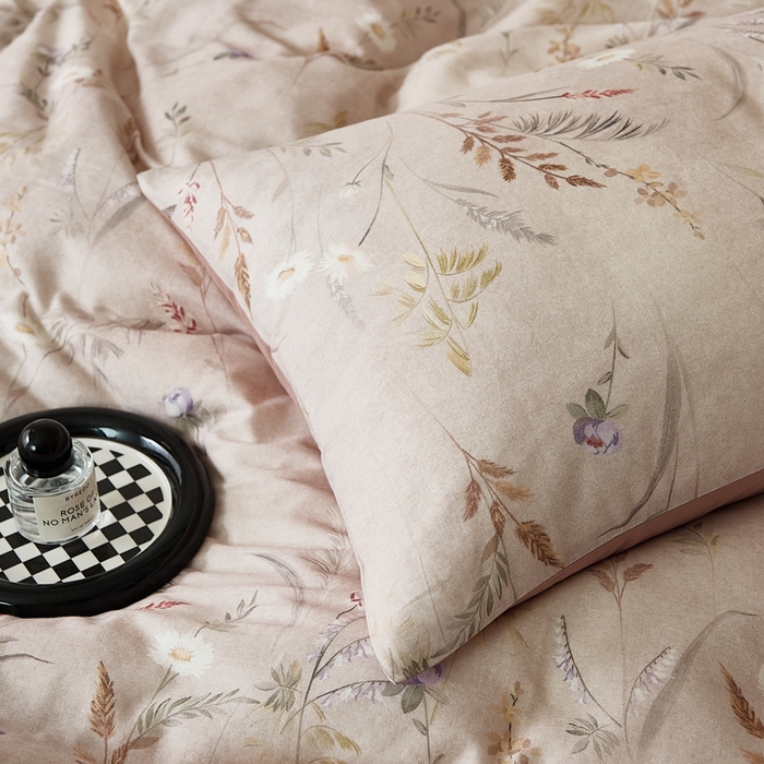 91家纺网 家纺一手货源 找家纺 禾时 2025新款全棉纯棉双层纱印花四件套-暗合 七月-米粉