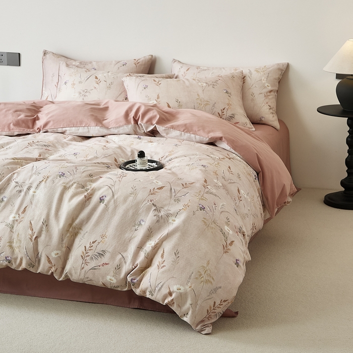 91家纺网 家纺一手货源 找家纺 禾时 2025新款全棉纯棉双层纱印花四件套-暗合 七月-米粉