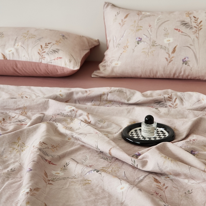 91家纺网 家纺一手货源 找家纺 禾时 2025新款全棉纯棉双层纱印花四件套-暗合 七月-米粉