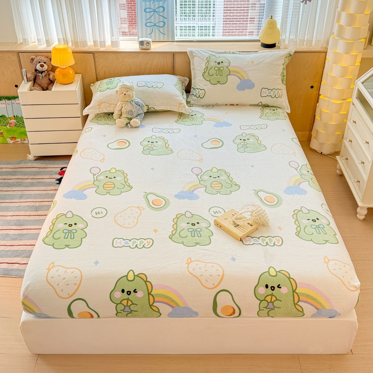 91家纺网 家纺一手货源 找家纺 名兮家居 2025新款高克重印花牛奶绒单床笠床笠单件 彩虹奶龙