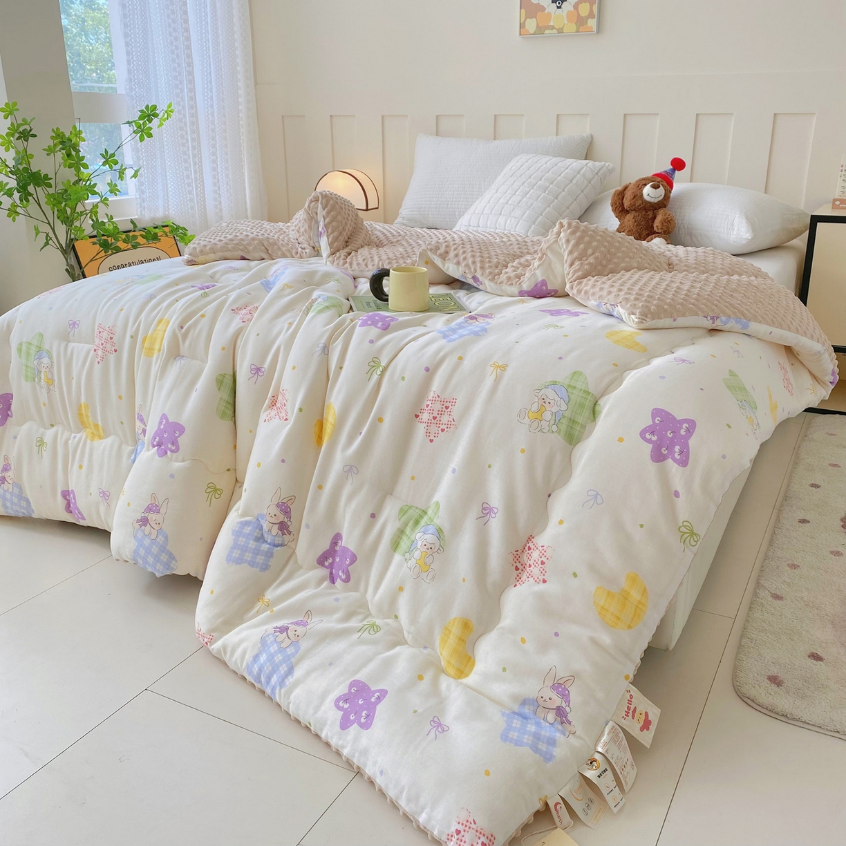 91家纺网 家纺一手货源 找家纺 小叮当家纺仓储工厂店 2025新款A类母婴级全棉双层纱婴儿绒210g豆豆被20%大豆纤维单人双人被芯 柔星梦香