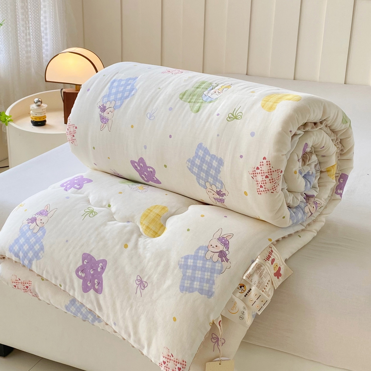 91家纺网 家纺一手货源 找家纺 小叮当家纺仓储工厂店 2025新款A类母婴级全棉双层纱婴儿绒210g豆豆被20%大豆纤维单人双人被芯 柔星梦香