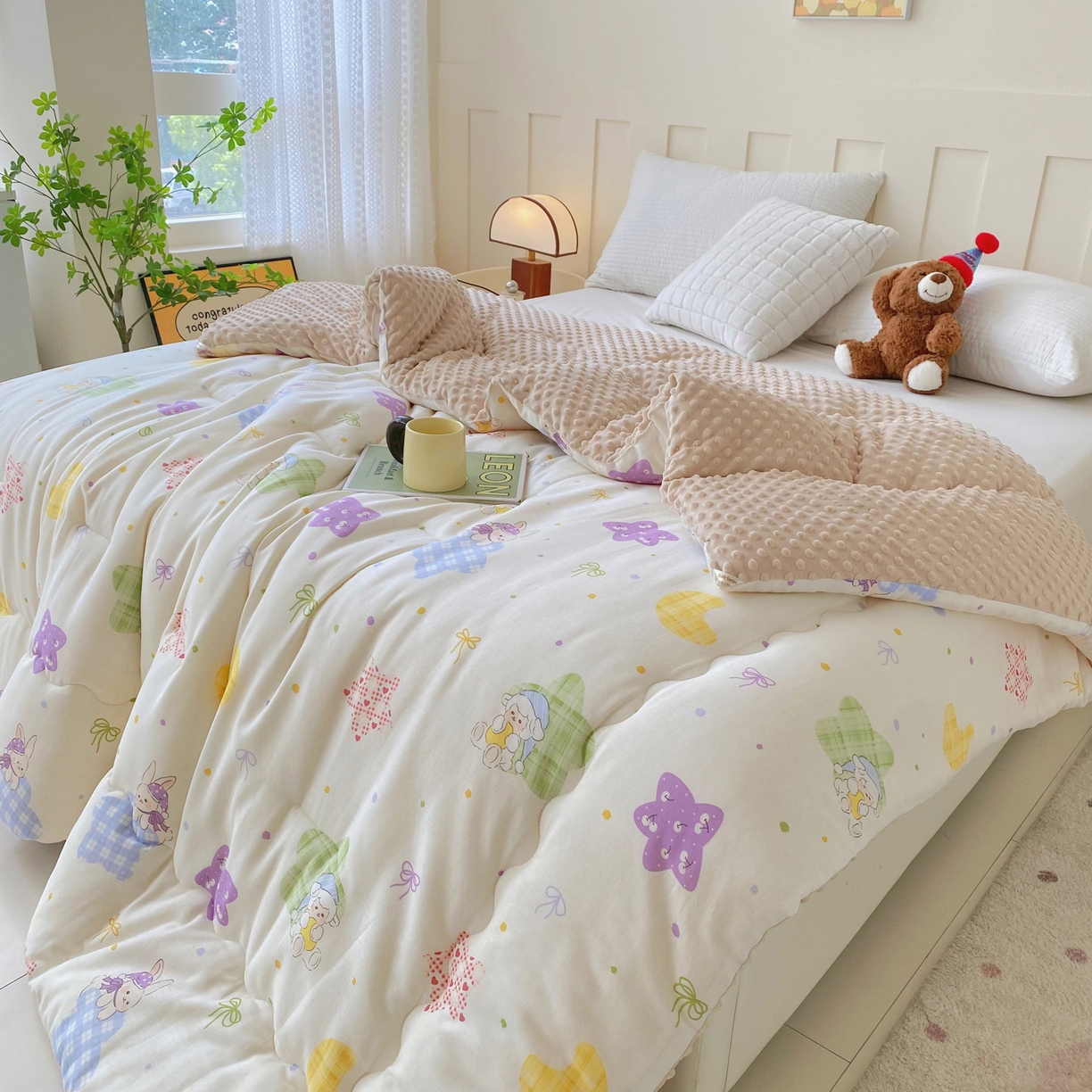 91家纺网 家纺一手货源 找家纺 小叮当家纺仓储工厂店 2025新款A类母婴级全棉双层纱婴儿绒210g豆豆被20%大豆纤维单人双人被芯 柔星梦香