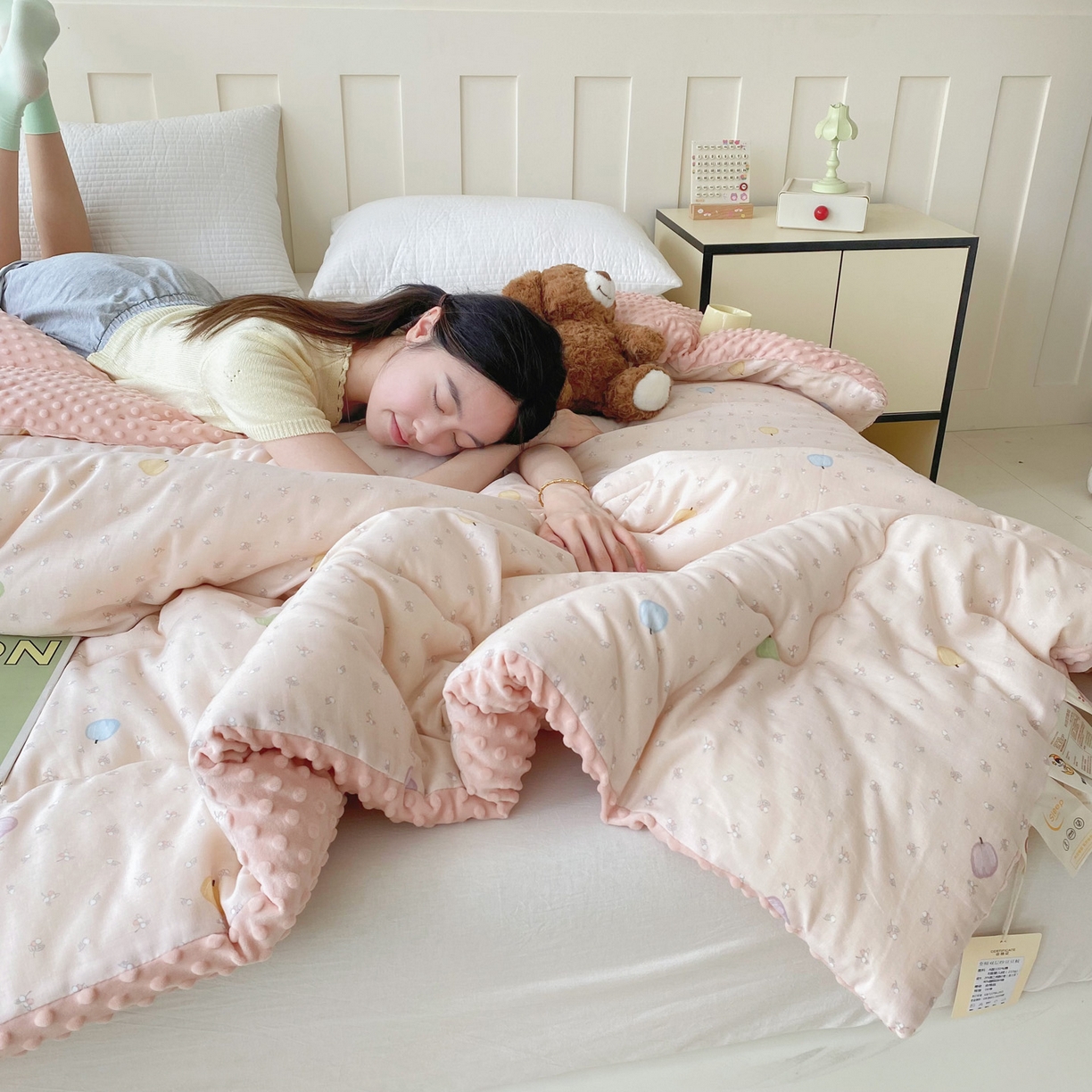 91家纺网 家纺一手货源 找家纺 小叮当家纺仓储工厂店 2025新款A类母婴级全棉双层纱婴儿绒210g豆豆被20%大豆纤维单人双人被芯 甜甜南瓜