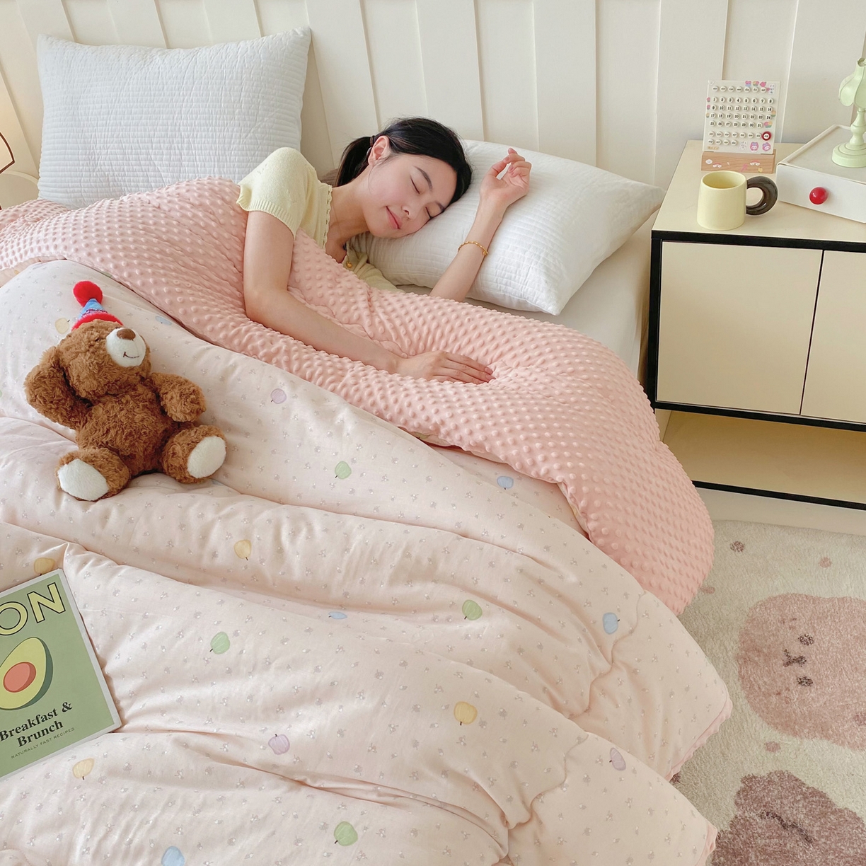 91家纺网 家纺一手货源 找家纺 小叮当家纺仓储工厂店 2025新款A类母婴级全棉双层纱婴儿绒210g豆豆被20%大豆纤维单人双人被芯 甜甜南瓜