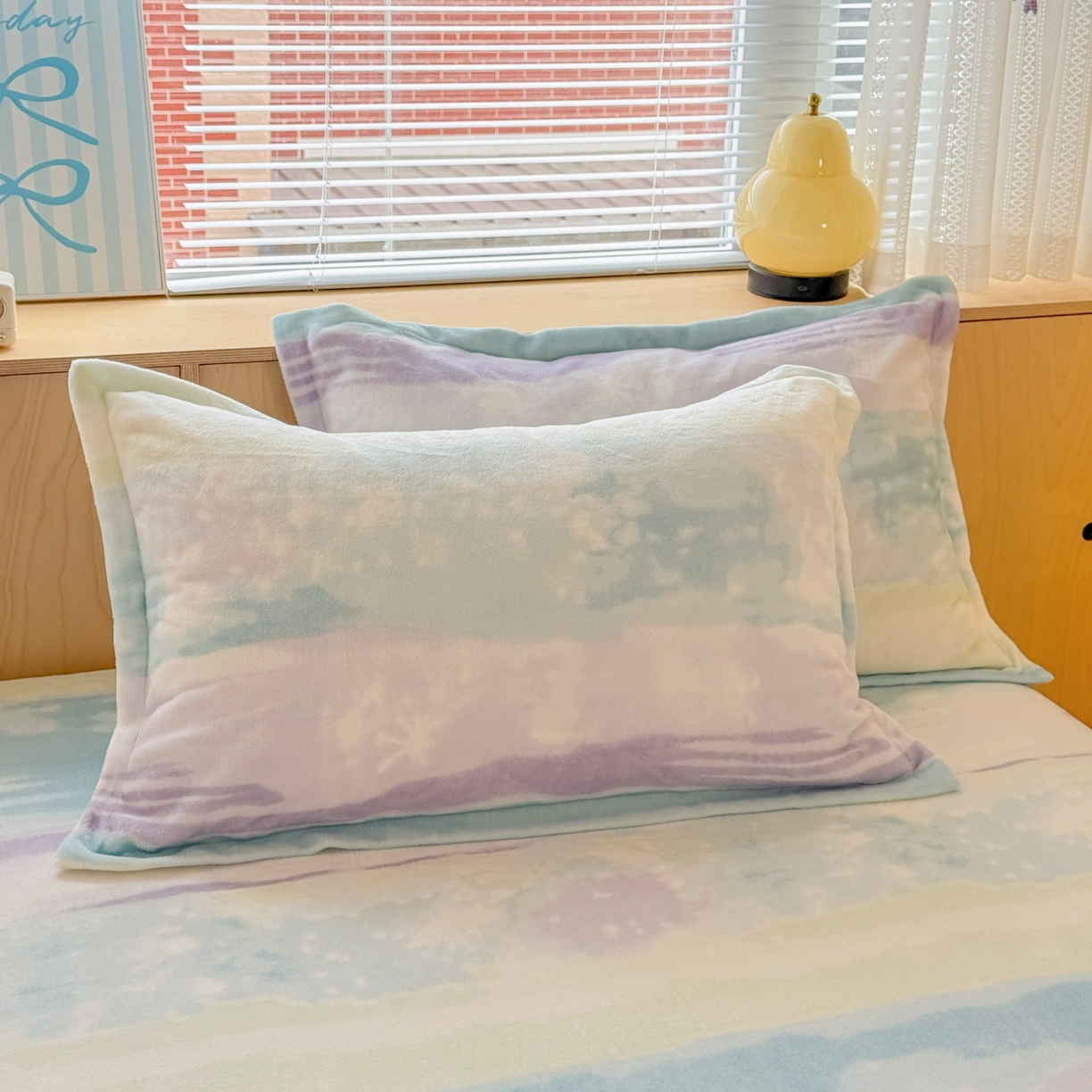 91家纺网 家纺一手货源 找家纺 名兮家居 2025新款高克重印花牛奶绒单床笠床笠单件 彩色的梦