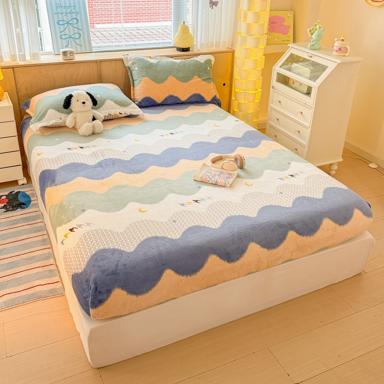 91家纺网 家纺一手货源 找家纺 名兮家居 2025新款高克重印花牛奶绒单床笠床笠单件 乘风破浪