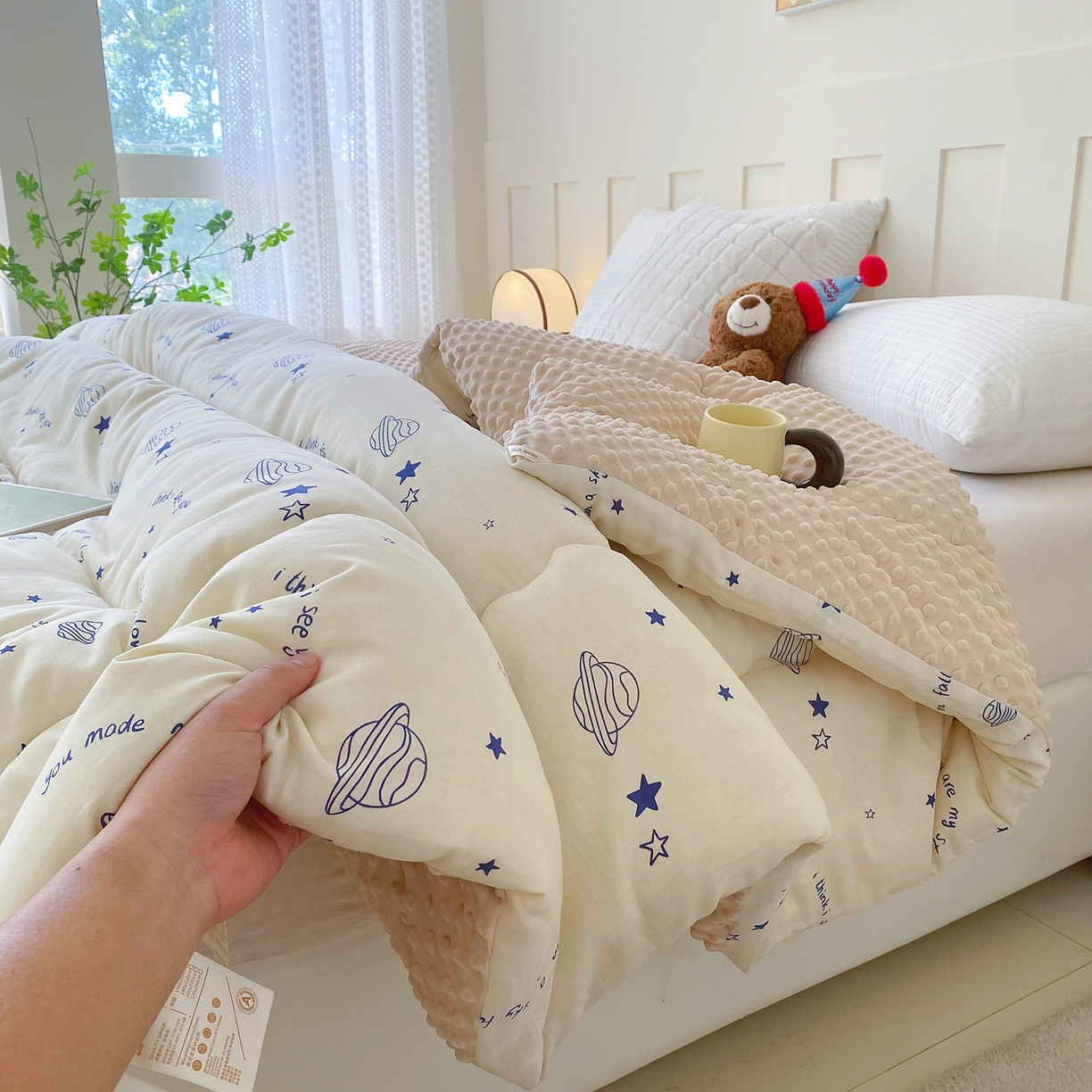 91家纺网 家纺一手货源 找家纺 小叮当家纺仓储工厂店 2025新款A类母婴级全棉双层纱婴儿绒210g豆豆被20%大豆纤维单人双人被芯 星际