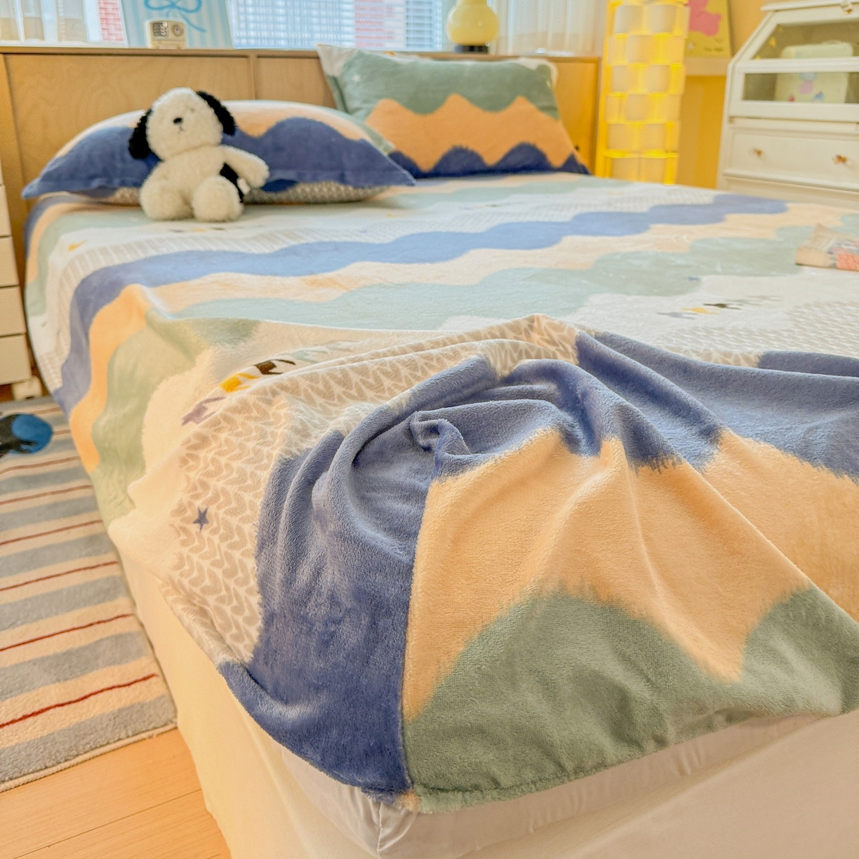 91家纺网 家纺一手货源 找家纺 名兮家居 2025新款高克重印花牛奶绒单床笠床笠单件 乘风破浪