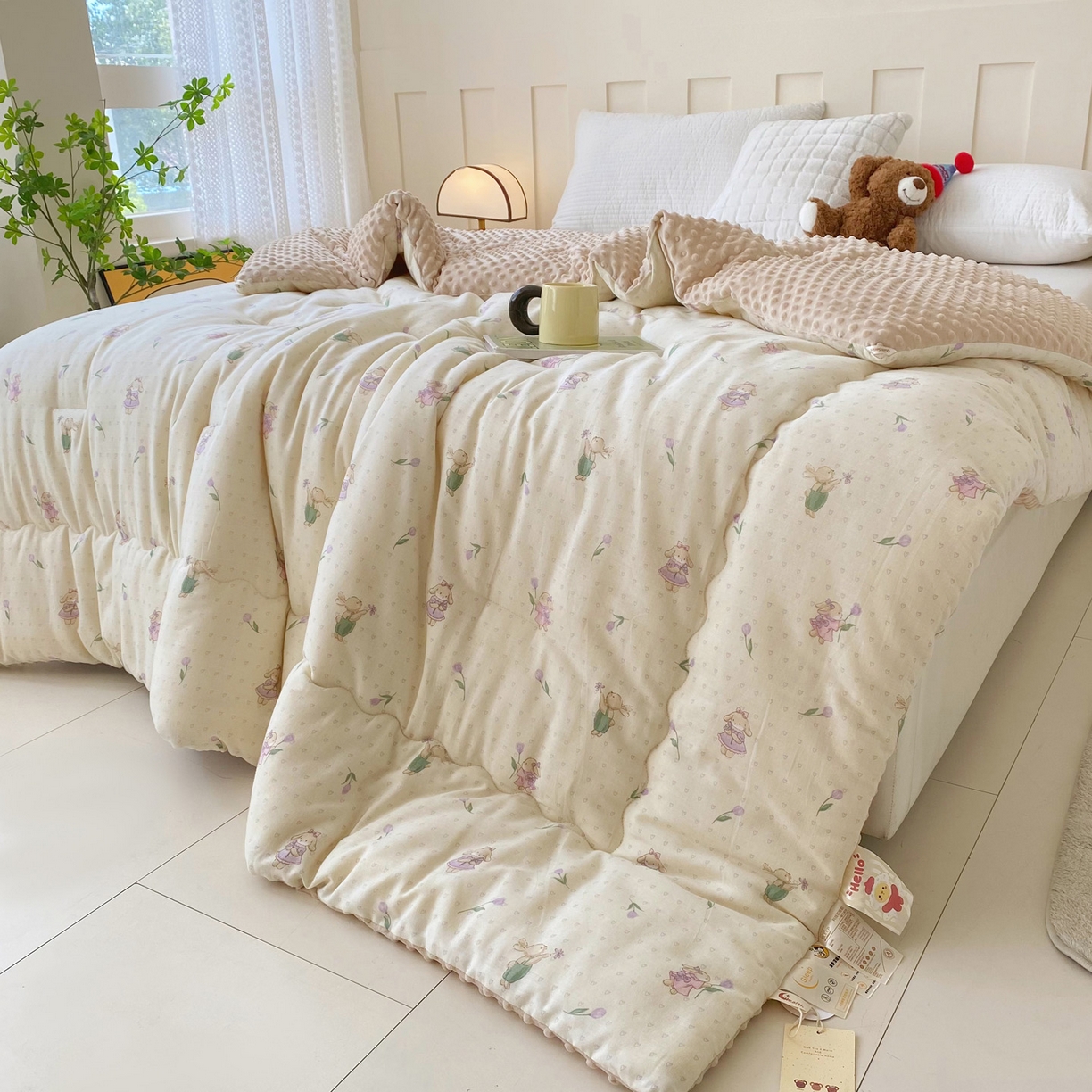 91家纺网 家纺一手货源 找家纺 小叮当家纺仓储工厂店 2025新款A类母婴级全棉双层纱婴儿绒210g豆豆被20%大豆纤维单人双人被芯 郁金香兔兔