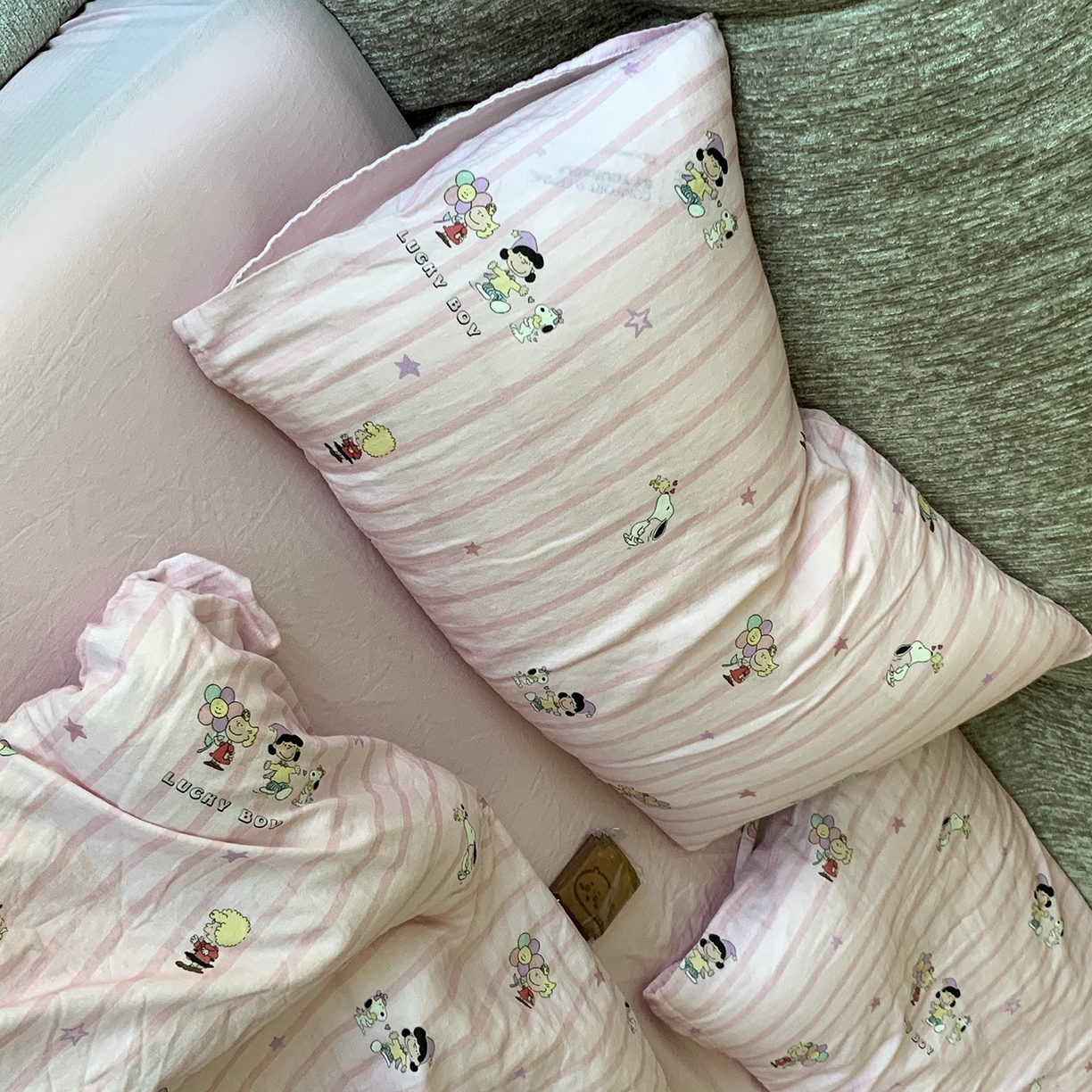 91家纺网 家纺一手货源 找家纺 源启生活 2025新款正版史努比系列全棉纯棉双层纱四件套 幸运史努比