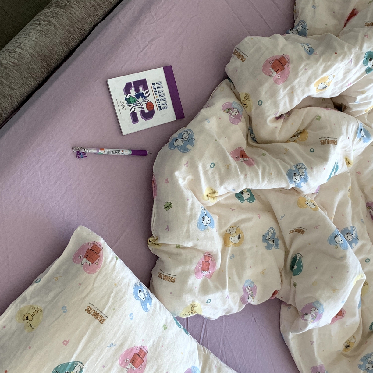 91家纺网 家纺一手货源 找家纺 源启生活 2025新款正版史努比系列全棉纯棉双层纱四件套 甜心史努比