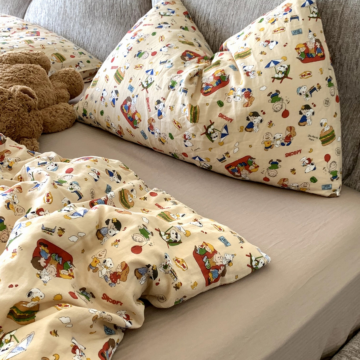 91家纺网 家纺一手货源 找家纺 源启生活 2025新款正版史努比系列全棉纯棉双层纱四件套 汉堡史努比