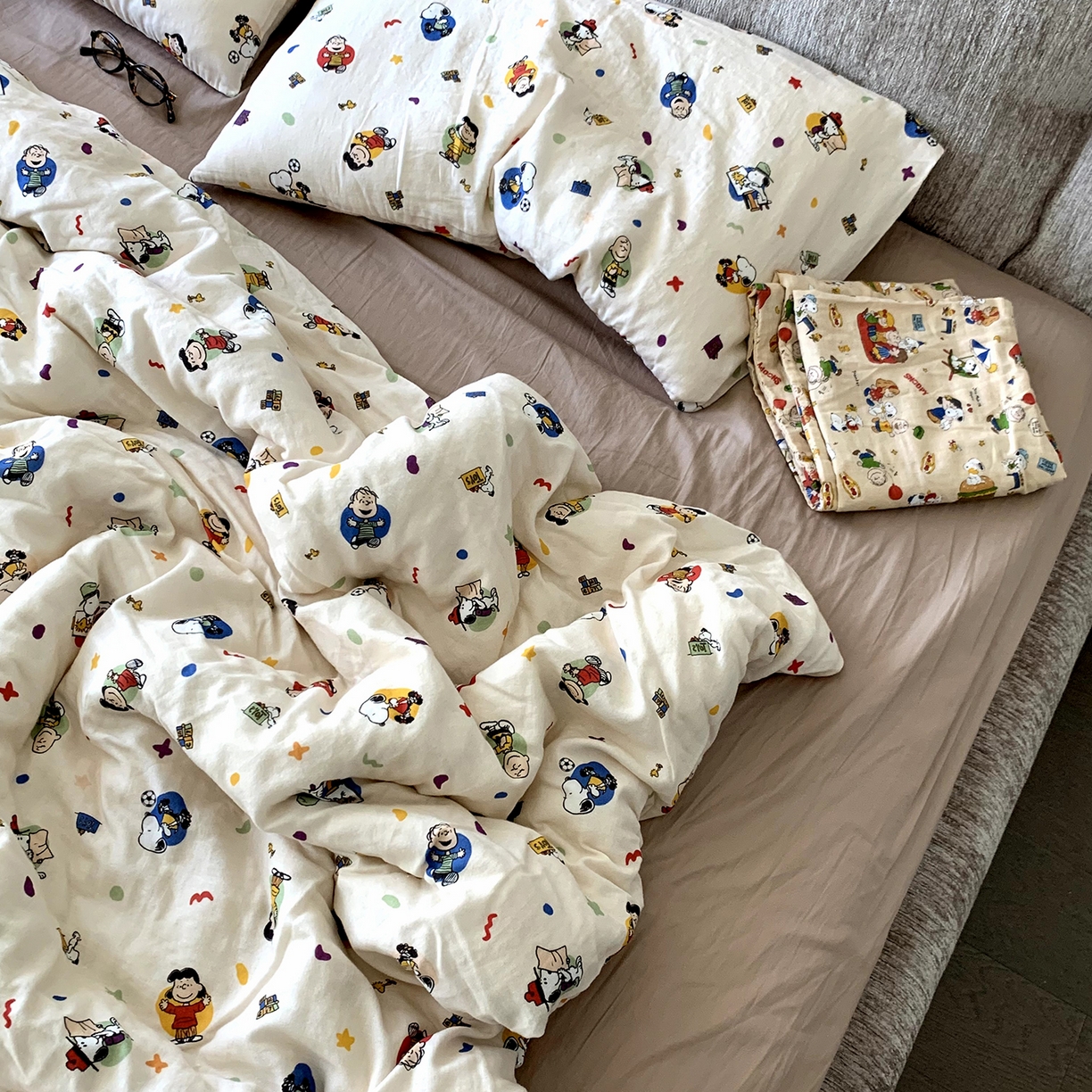 91家纺网 家纺一手货源 找家纺 源启生活 2025新款正版史努比系列全棉纯棉双层纱四件套 星星史努比