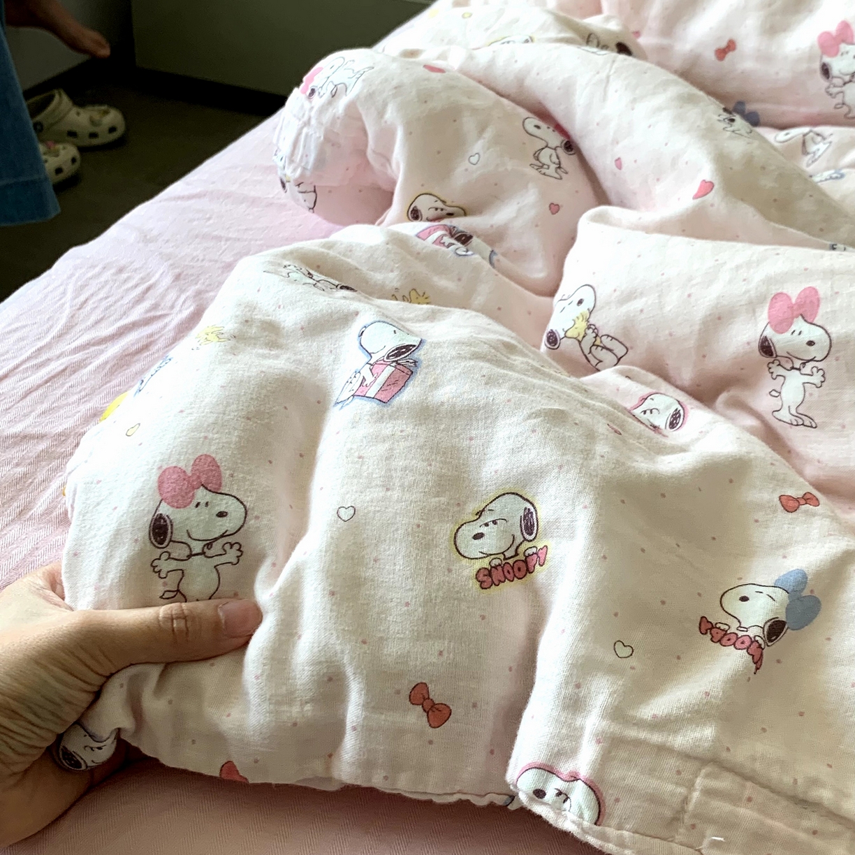 91家纺网 家纺一手货源 找家纺 源启生活 2025新款正版史努比系列全棉纯棉双层纱四件套 甜蜜史努比