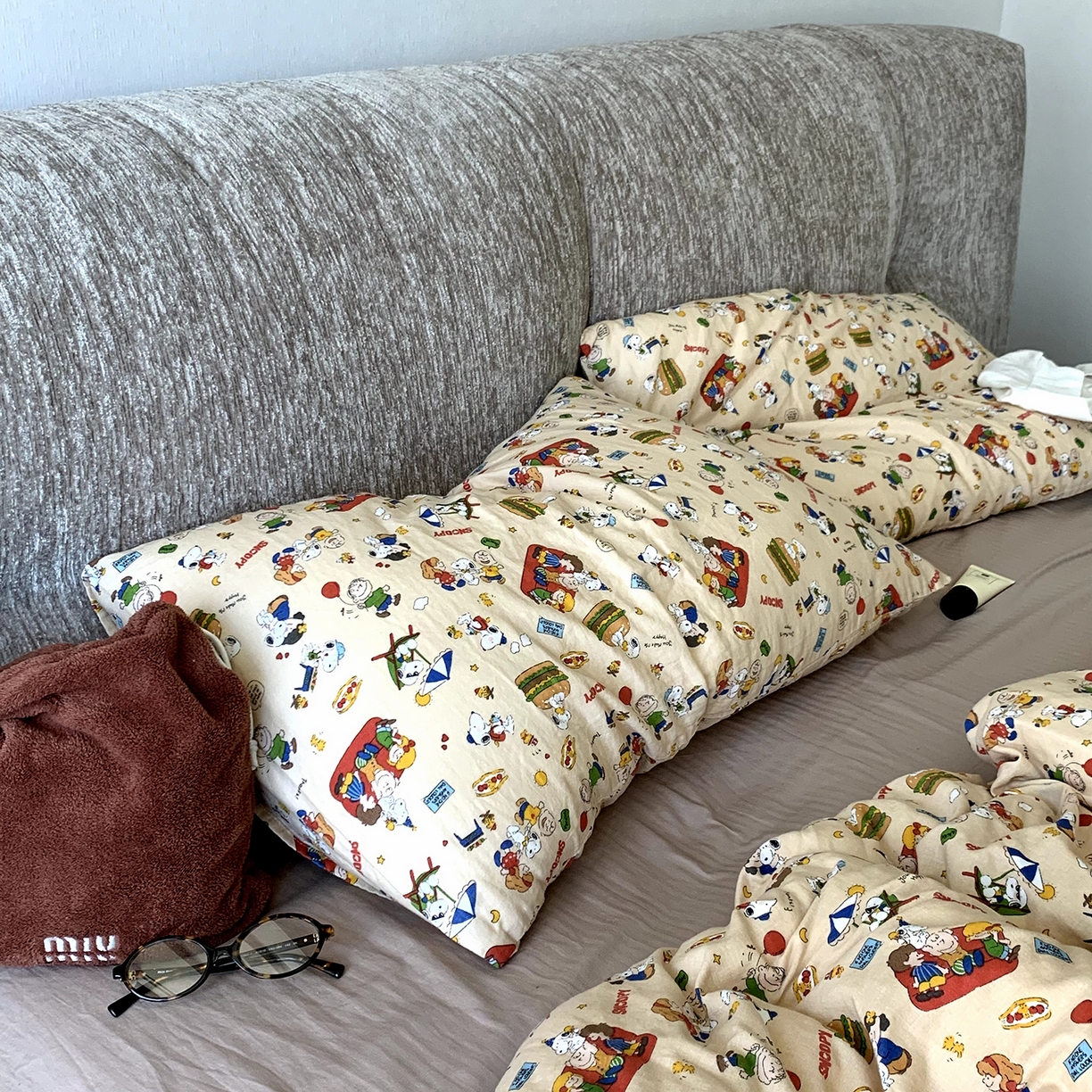 91家纺网 家纺一手货源 找家纺 源启生活 2025新款正版史努比系列全棉纯棉双层纱四件套 汉堡史努比