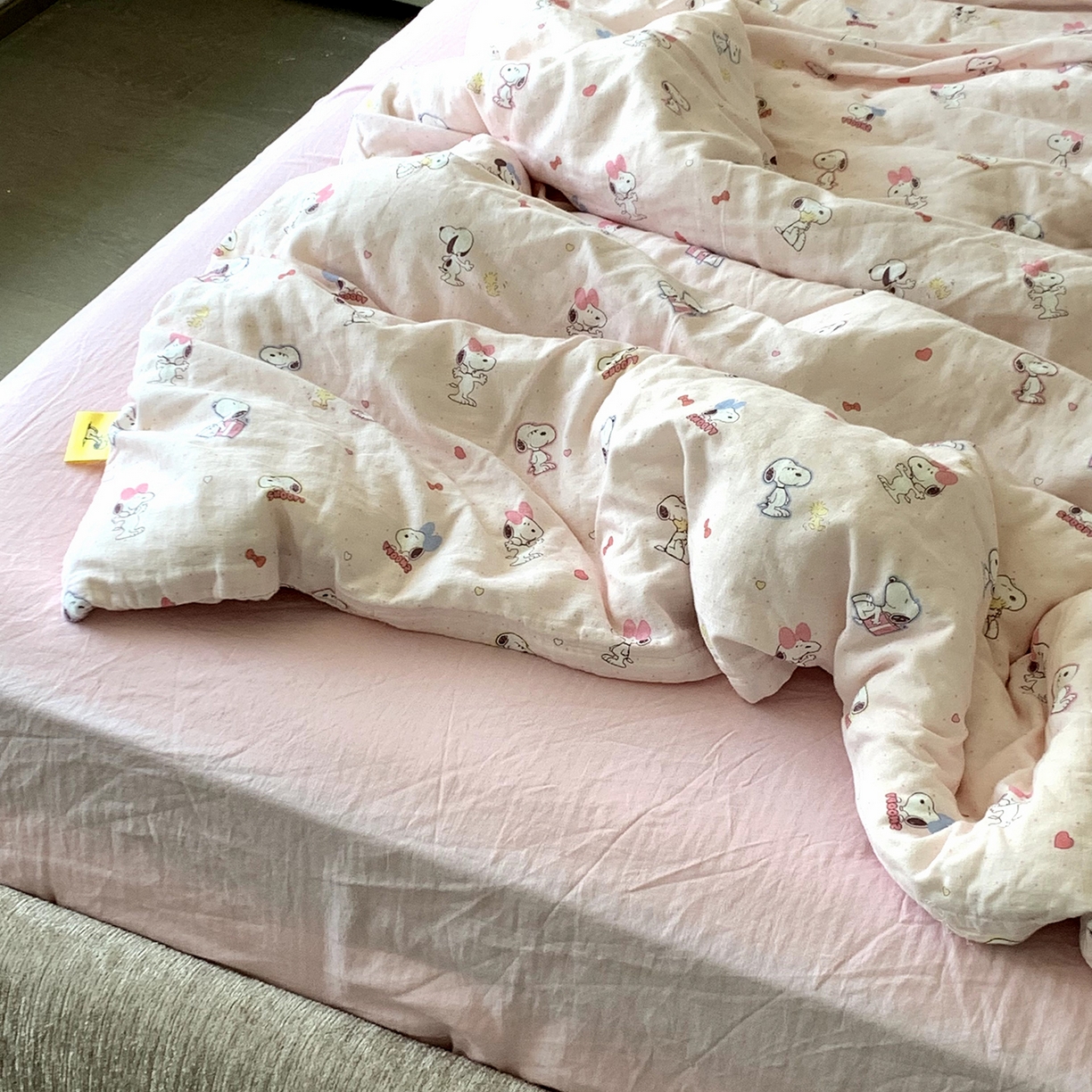 91家纺网 家纺一手货源 找家纺 源启生活 2025新款正版史努比系列全棉纯棉双层纱四件套 甜蜜史努比