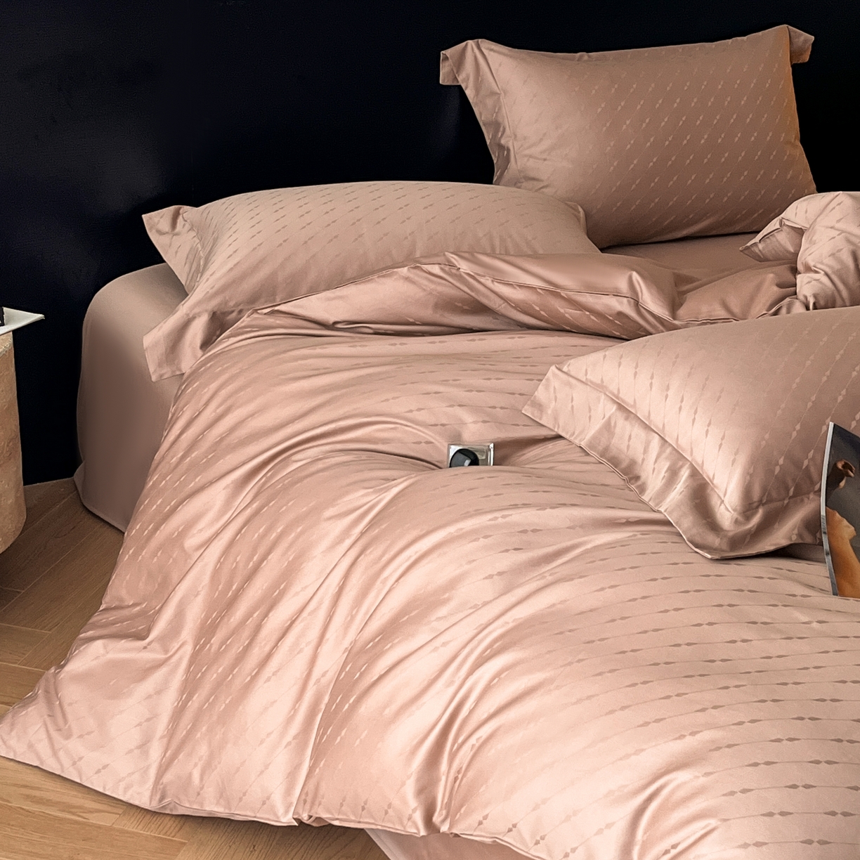 91家纺网 家纺一手货源 找家纺 群鹿家访 25年新款长绒棉简约款四件套 贝斯