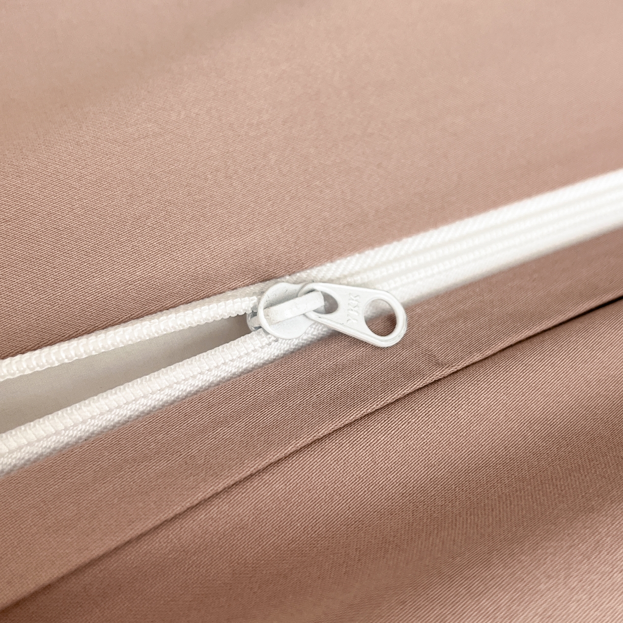 91家纺网 家纺一手货源 找家纺 群鹿家访 25年新款长绒棉简约款四件套 贝斯