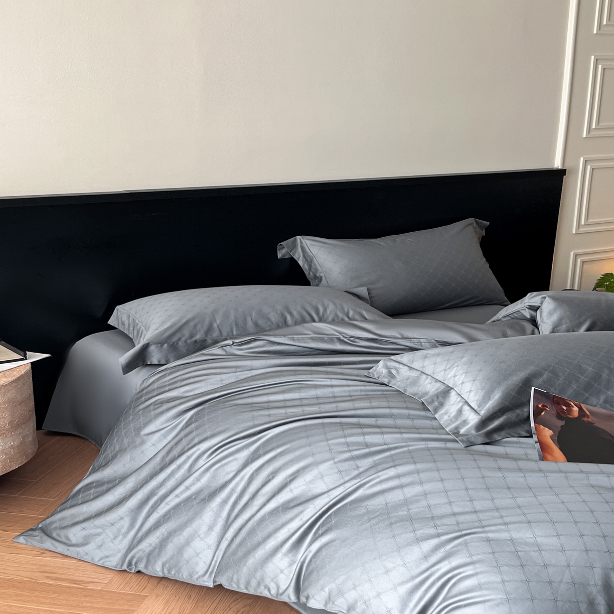 91家纺网 家纺一手货源 找家纺 群鹿家访 25年新款长绒棉简约款四件套 布拉格