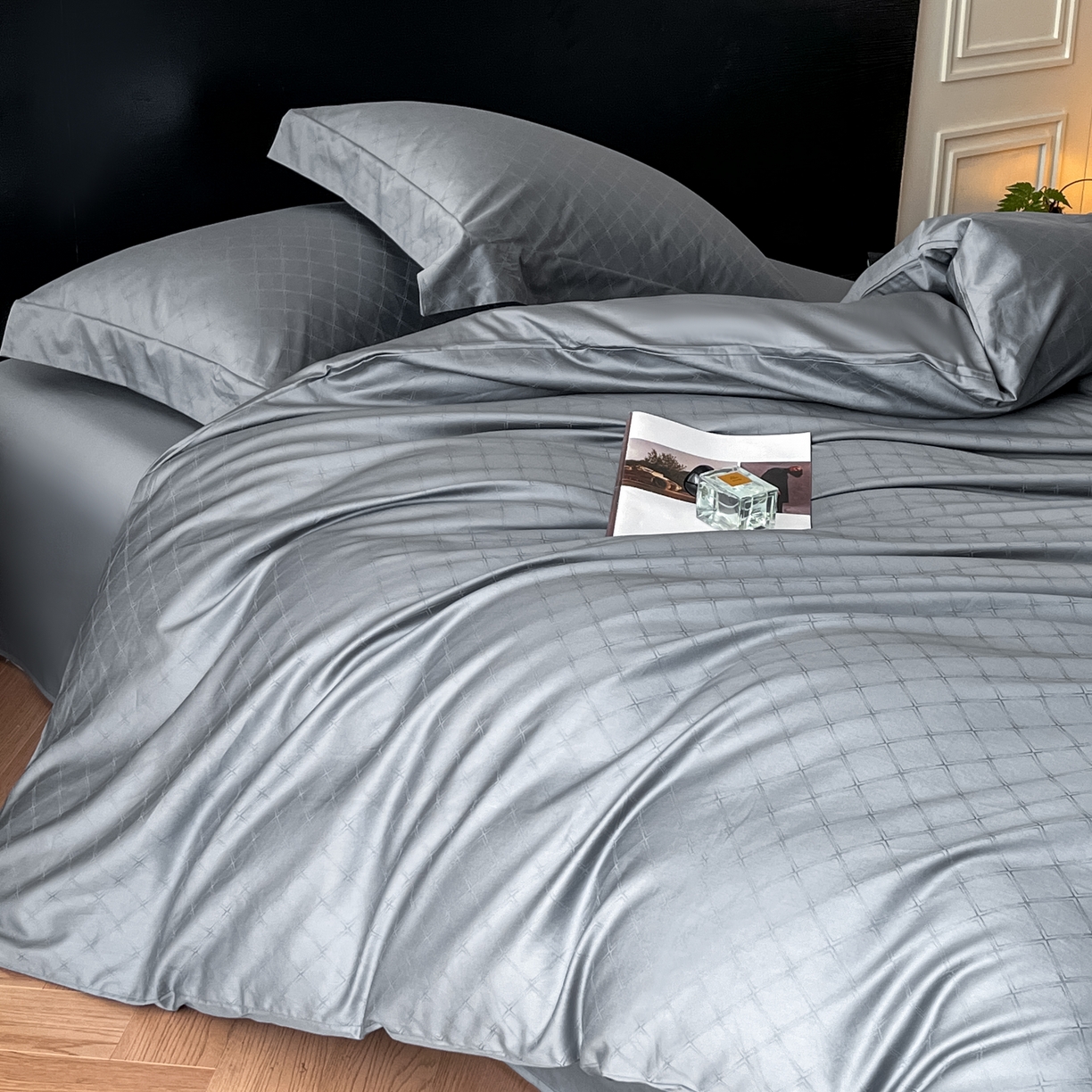 91家纺网 家纺一手货源 找家纺 群鹿家访 25年新款长绒棉简约款四件套 布拉格