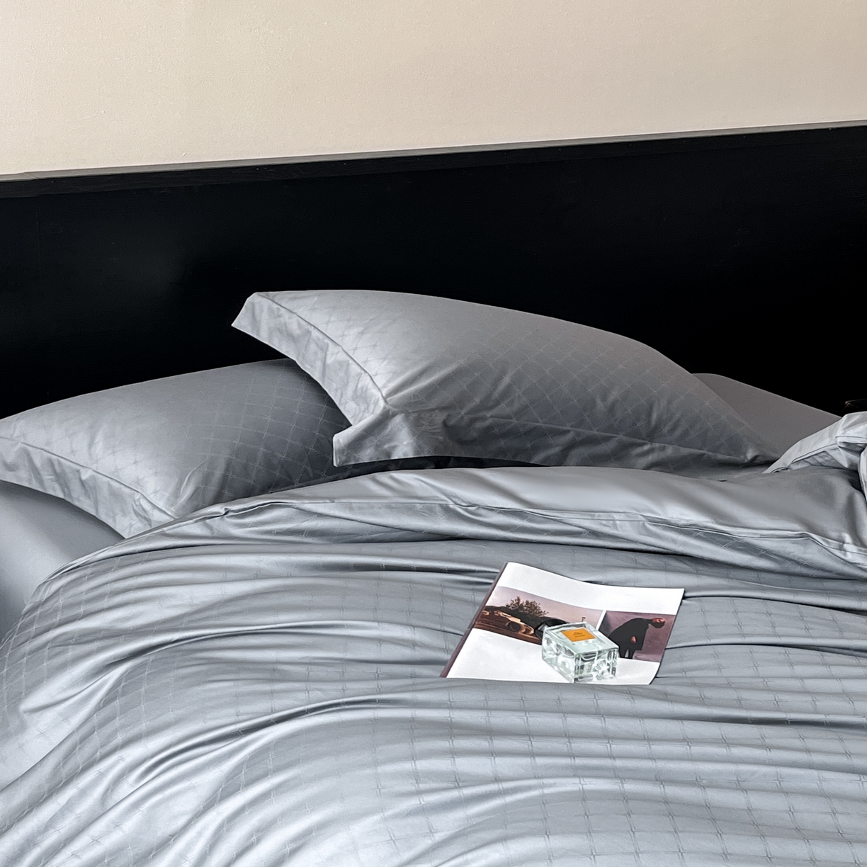 91家纺网 家纺一手货源 找家纺 群鹿家访 25年新款长绒棉简约款四件套 布拉格