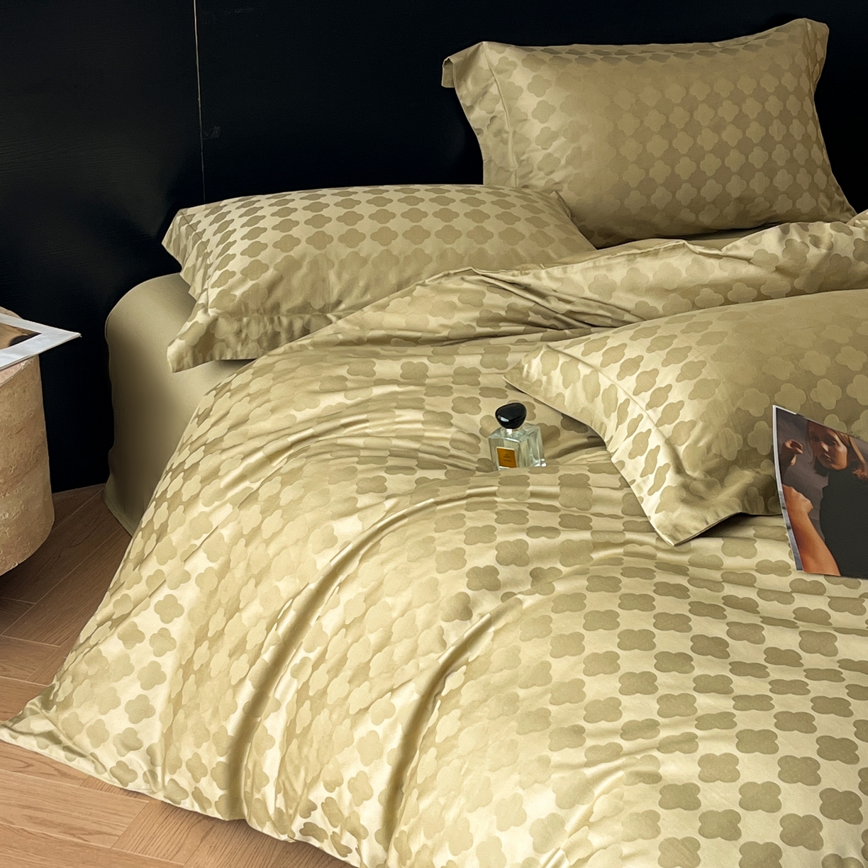 91家纺网 家纺一手货源 找家纺 群鹿家访 25年新款长绒棉简约款四件套 蒂凡朵