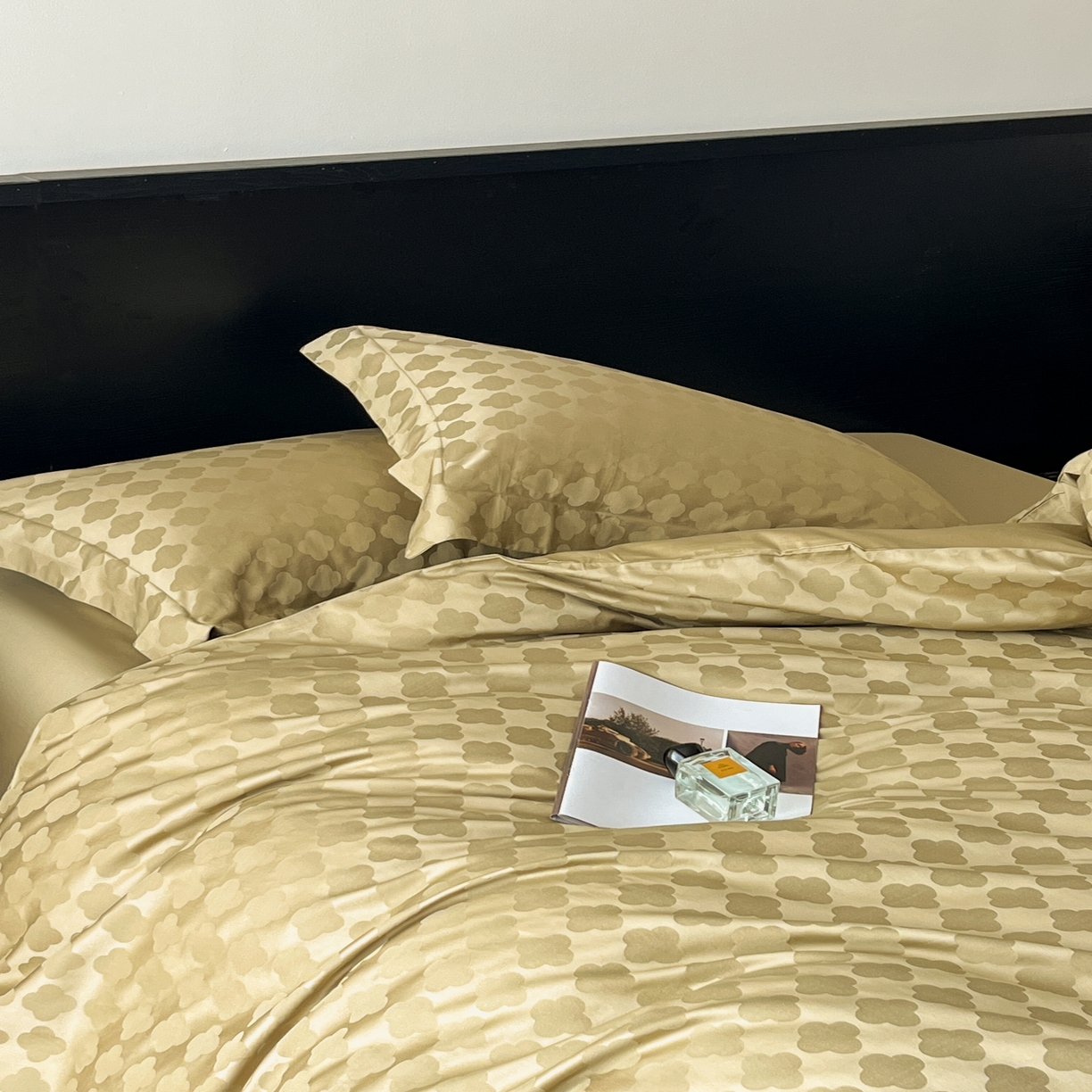 91家纺网 家纺一手货源 找家纺 群鹿家访 25年新款长绒棉简约款四件套 蒂凡朵