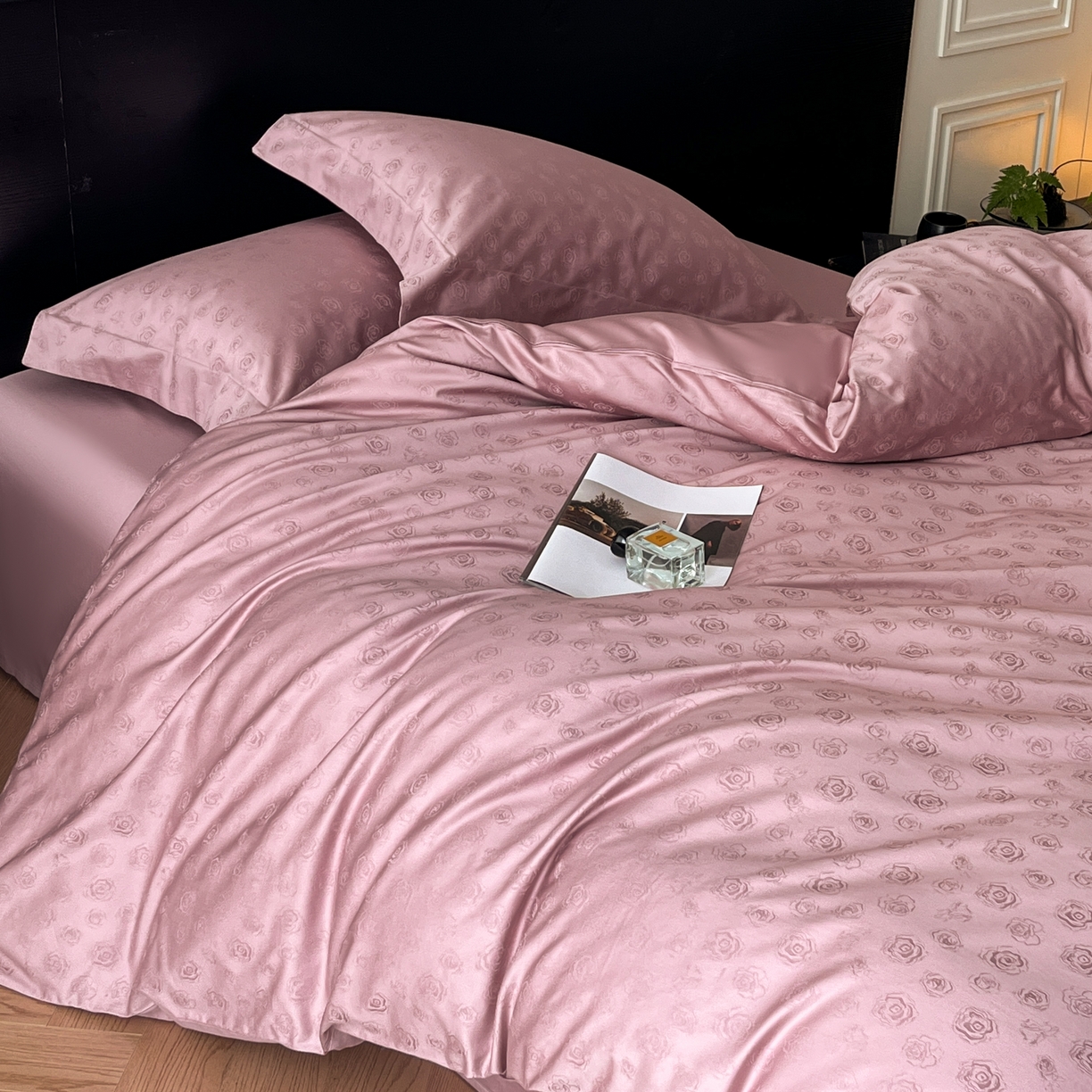 91家纺网 家纺一手货源 找家纺 群鹿家访 25年新款长绒棉简约款四件套 繁花