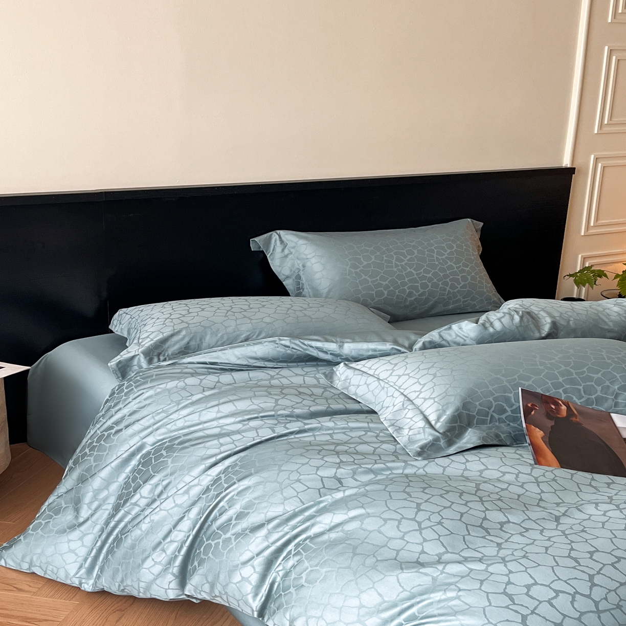 91家纺网 家纺一手货源 找家纺 群鹿家访 25年新款长绒棉简约款四件套 赫罗