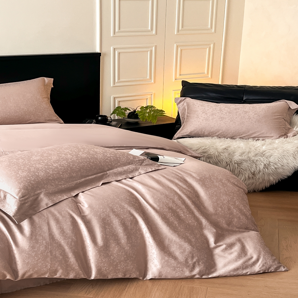 91家纺网 家纺一手货源 找家纺 群鹿家访 25年新款长绒棉简约款四件套 花容