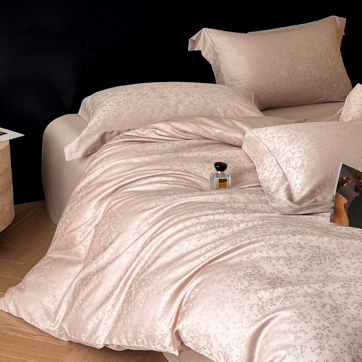 91家纺网 家纺一手货源 找家纺 群鹿家访 25年新款长绒棉简约款四件套 花容