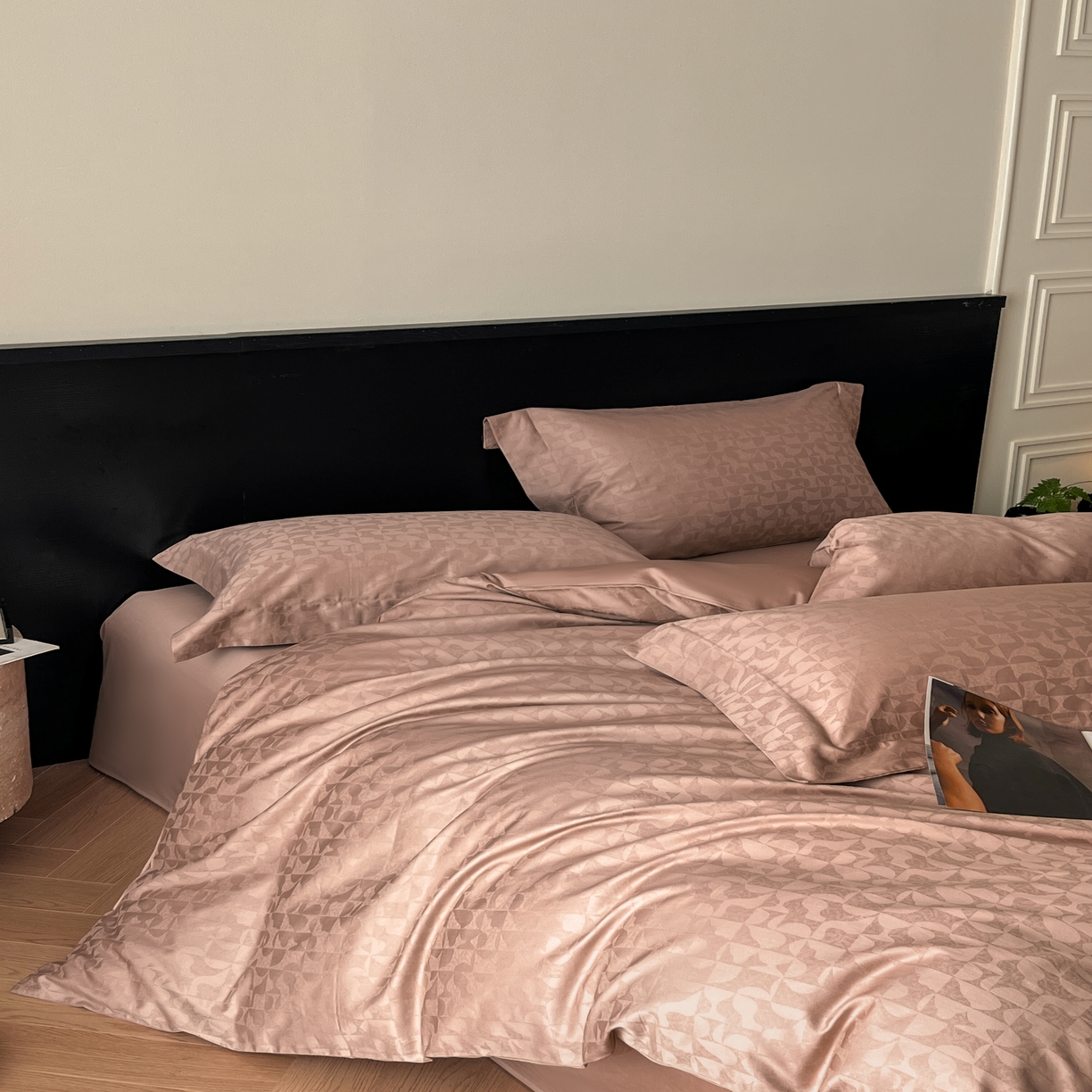 91家纺网 家纺一手货源 找家纺 群鹿家访 25年新款长绒棉简约款四件套 卡曼