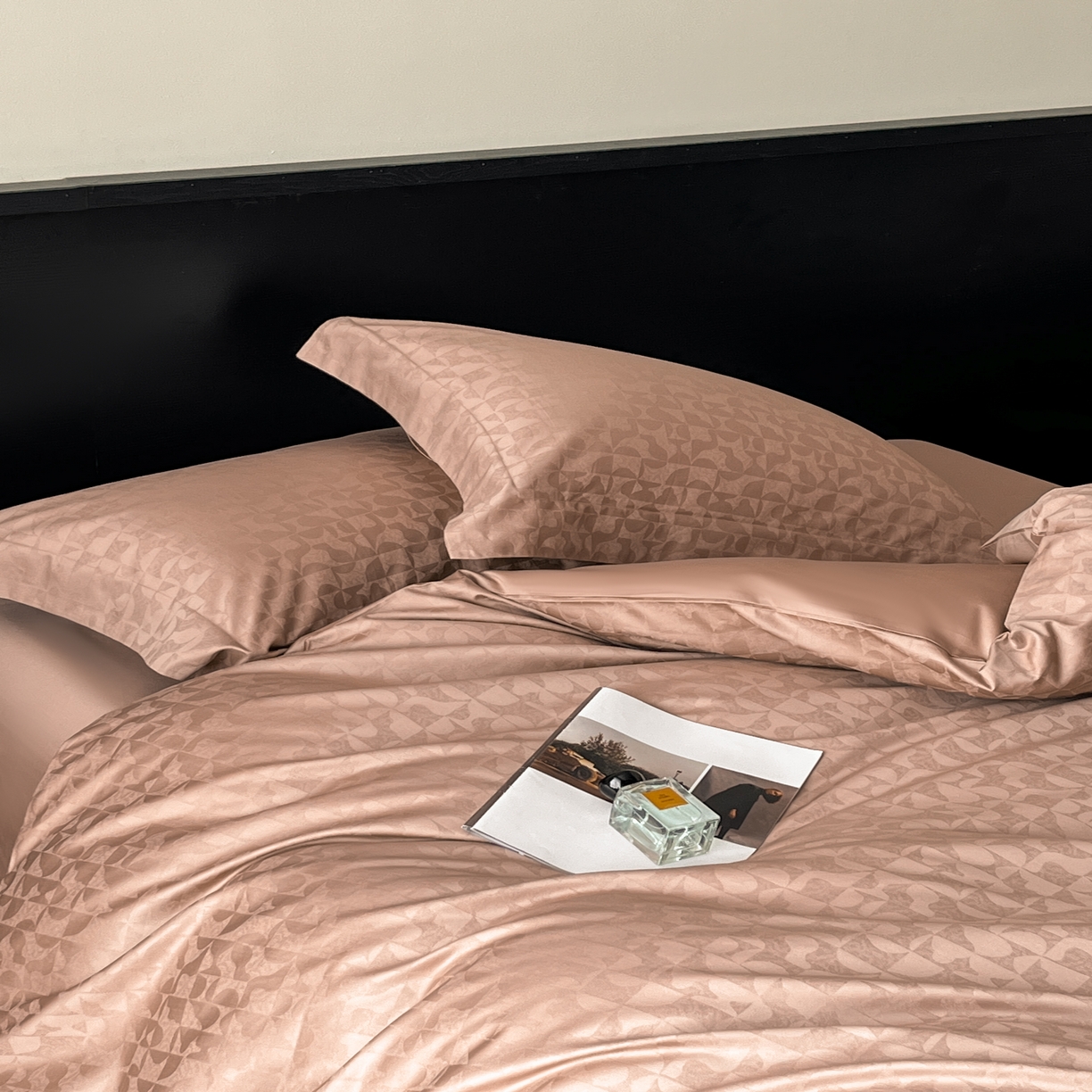 91家纺网 家纺一手货源 找家纺 群鹿家访 25年新款长绒棉简约款四件套 卡曼