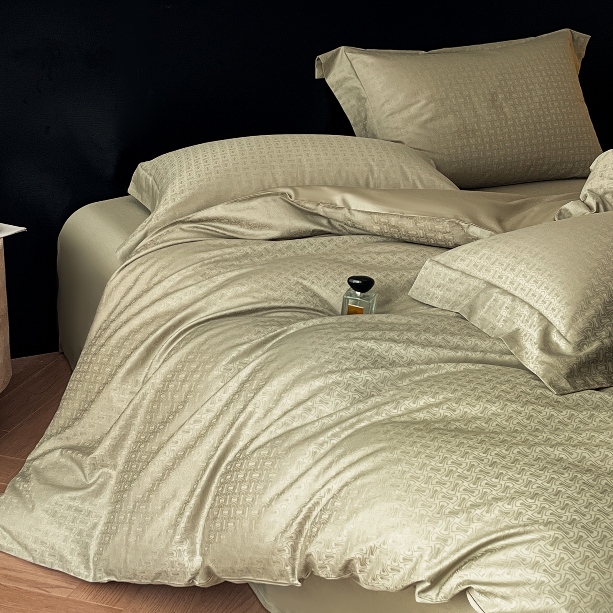 91家纺网 家纺一手货源 找家纺 群鹿家访 25年新款长绒棉简约款四件套 梦翼