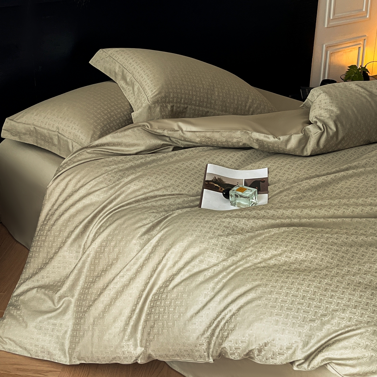 91家纺网 家纺一手货源 找家纺 群鹿家访 25年新款长绒棉简约款四件套 梦翼