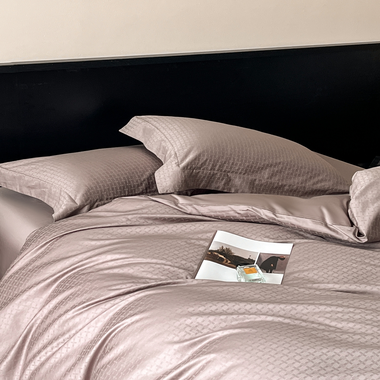 91家纺网 家纺一手货源 找家纺 群鹿家访 25年新款长绒棉简约款四件套 米娅