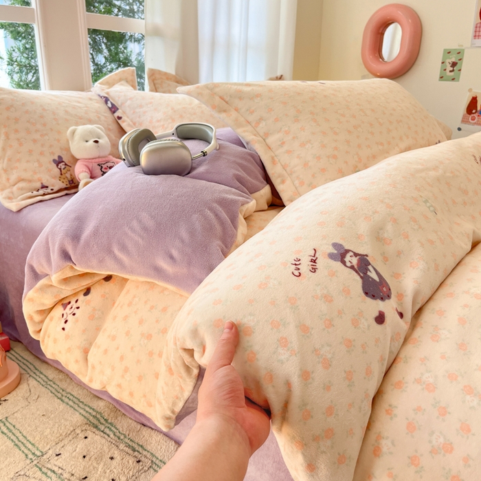 寐居家纺 2025新款印花牛奶绒四件套 春日女孩